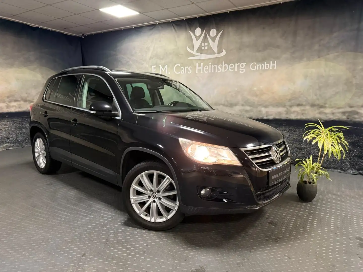 Volkswagen Tiguan 2.0TDI 4Motion LEDER PANO. NAVI AHK Noir - 1