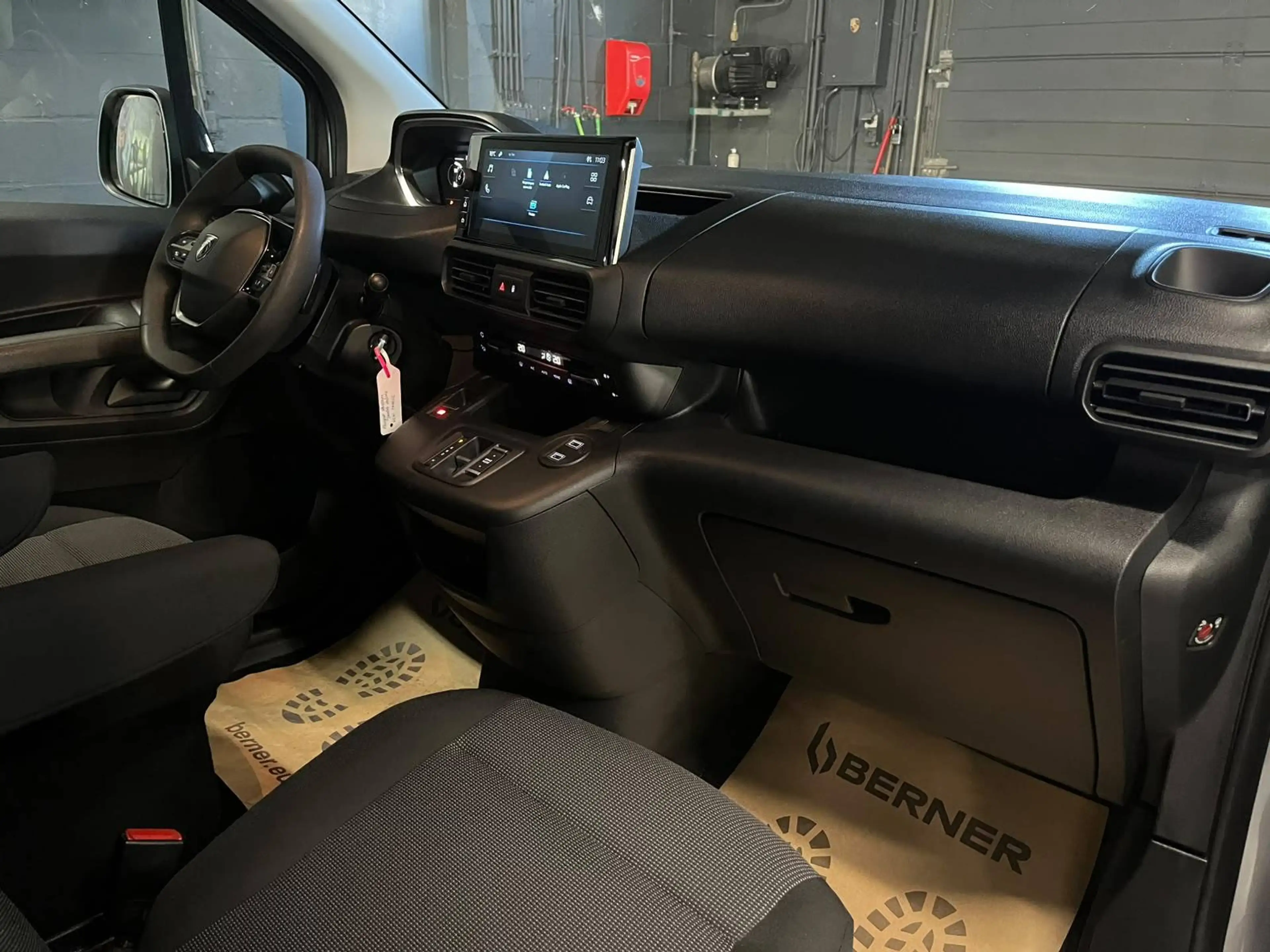 Peugeot Partner PEUGEOT PARTNER **5PL** DOUBLE CABINE** 12 MOIS DE GARANTIE — photo 12