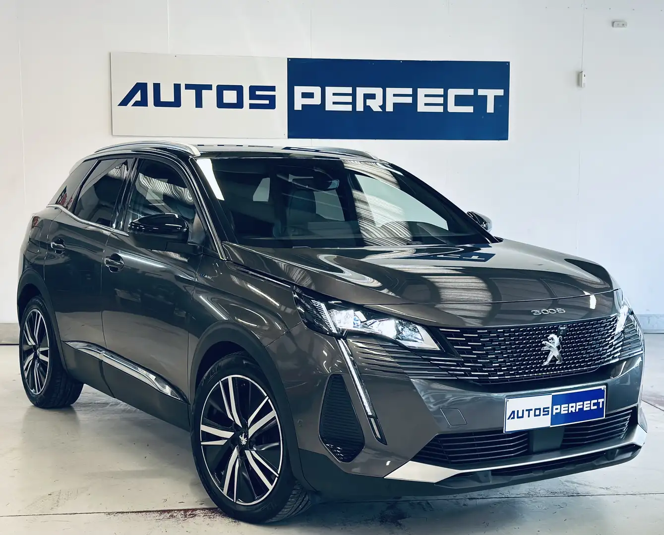 Peugeot 3008 1.6GT BOITE AUTO CAMERA NAVI PDC ISOFIX CUIR JA19 Grijs - 2