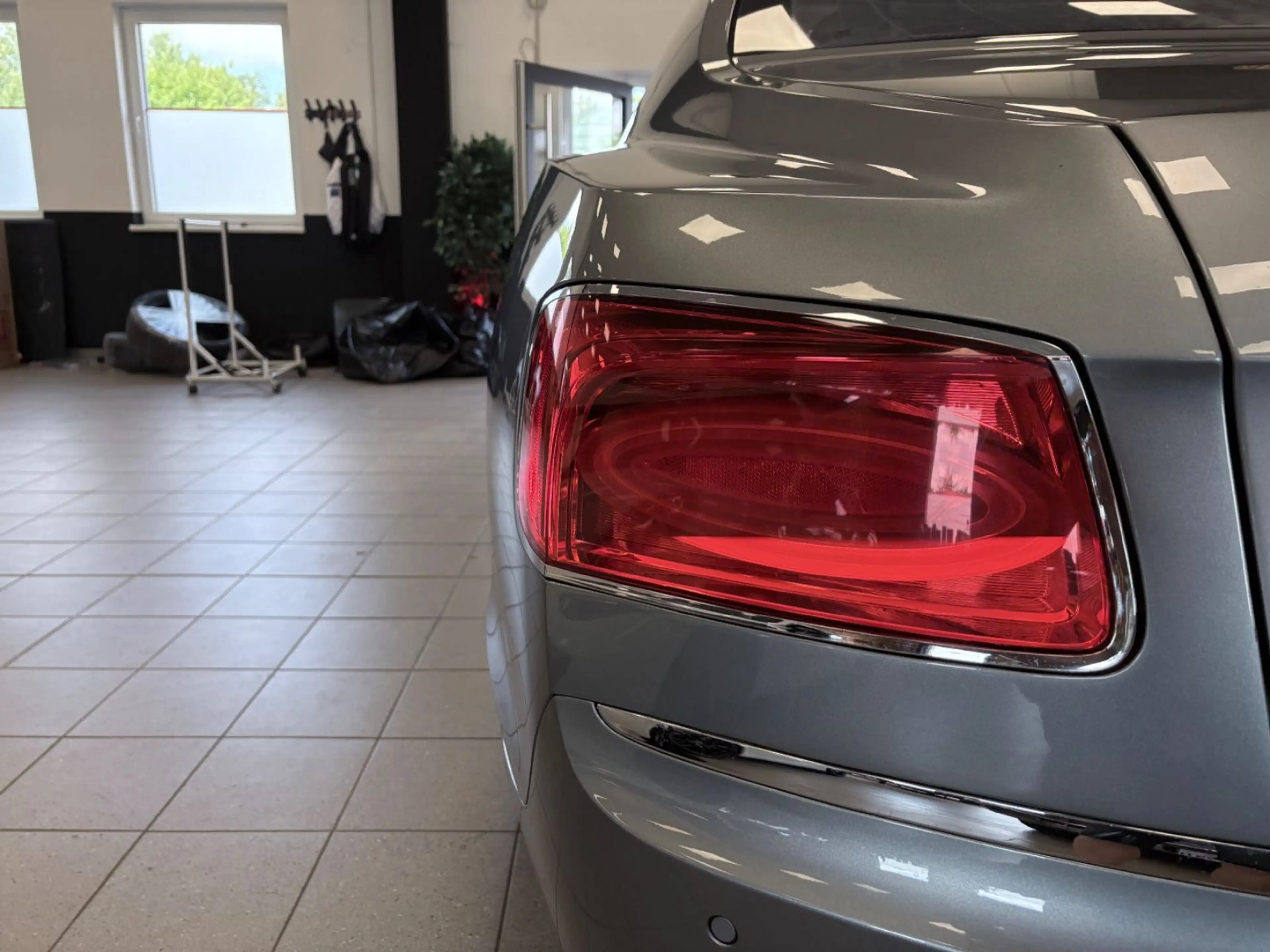Bentley Flying Spur — photo 11