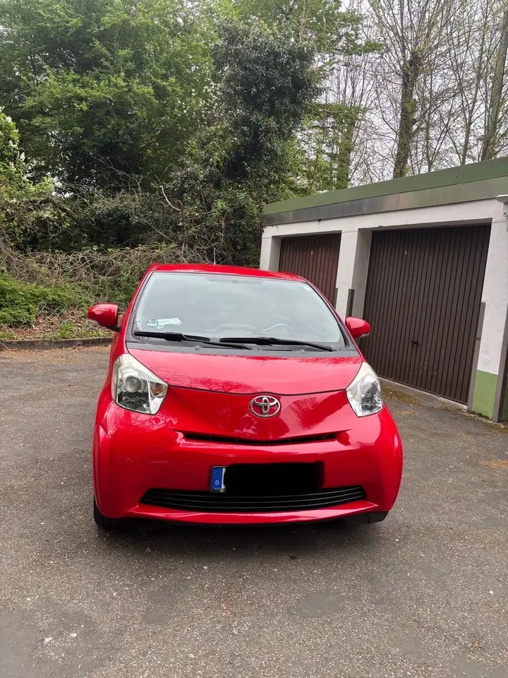 Toyota iQ