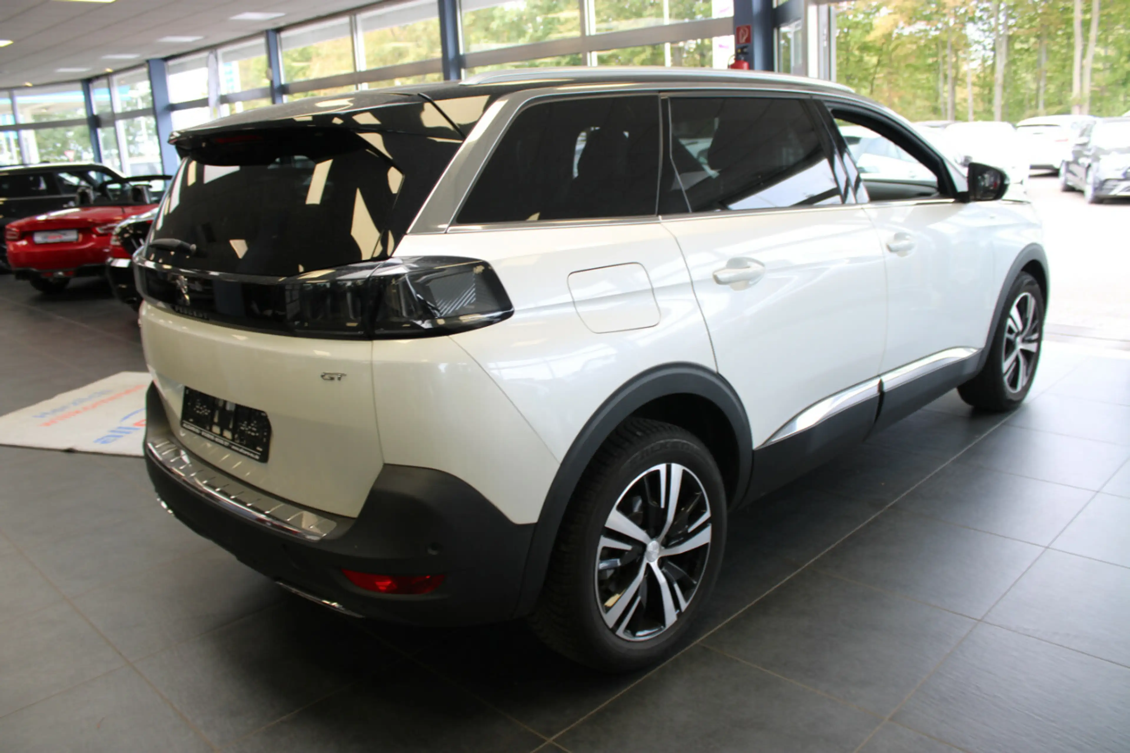 Peugeot 5008 PureTech 130 EAT8 GT - 7-Sitzer - — photo 8