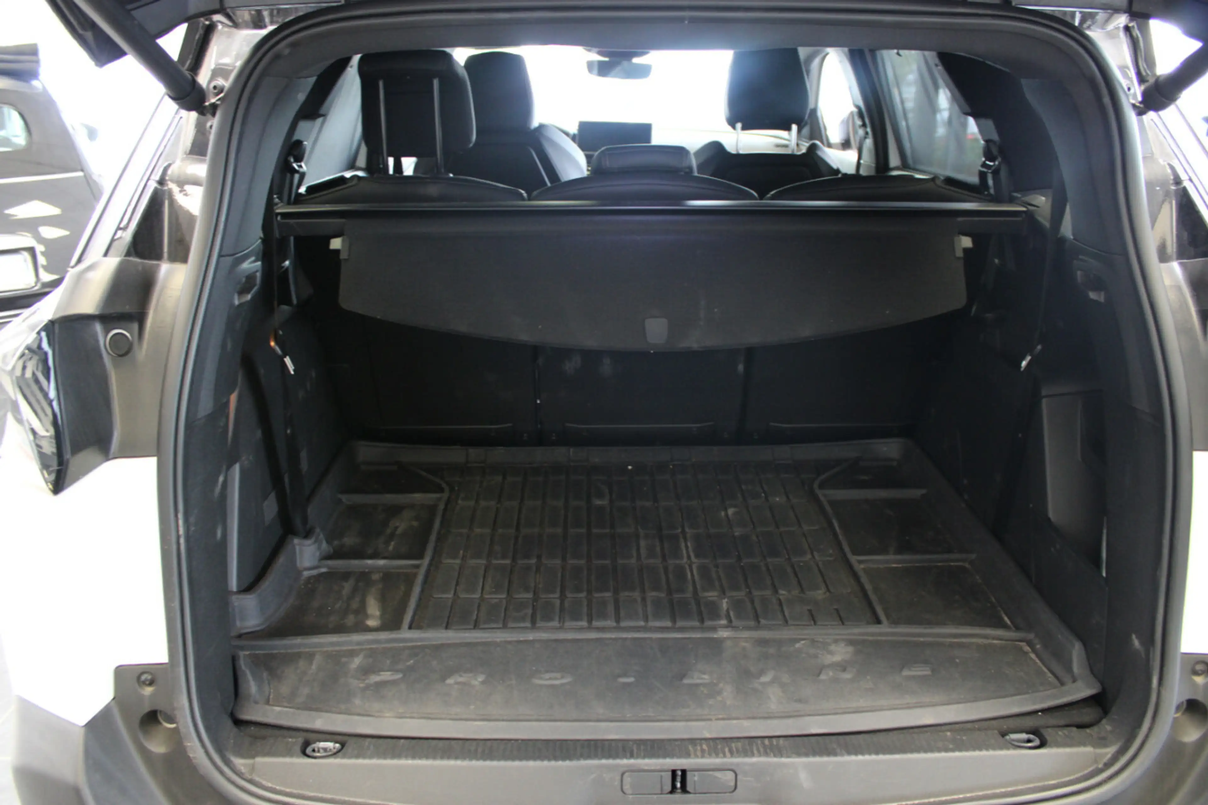 Peugeot 5008 PureTech 130 EAT8 GT - 7-Sitzer - — photo 6