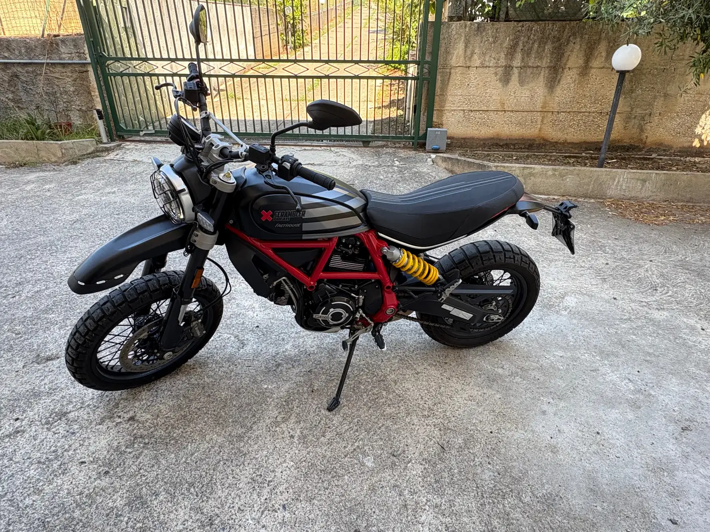 Ducati Scrambler Desert sled fasthouse serie numerata e limitata Grigio - 2