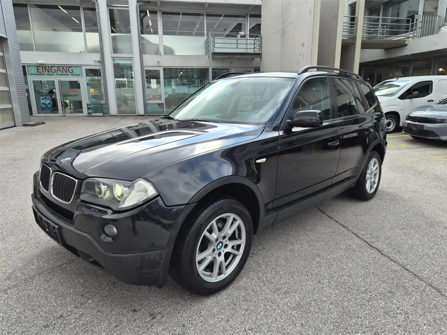 BMW X3 2,0d Schwarz - 1