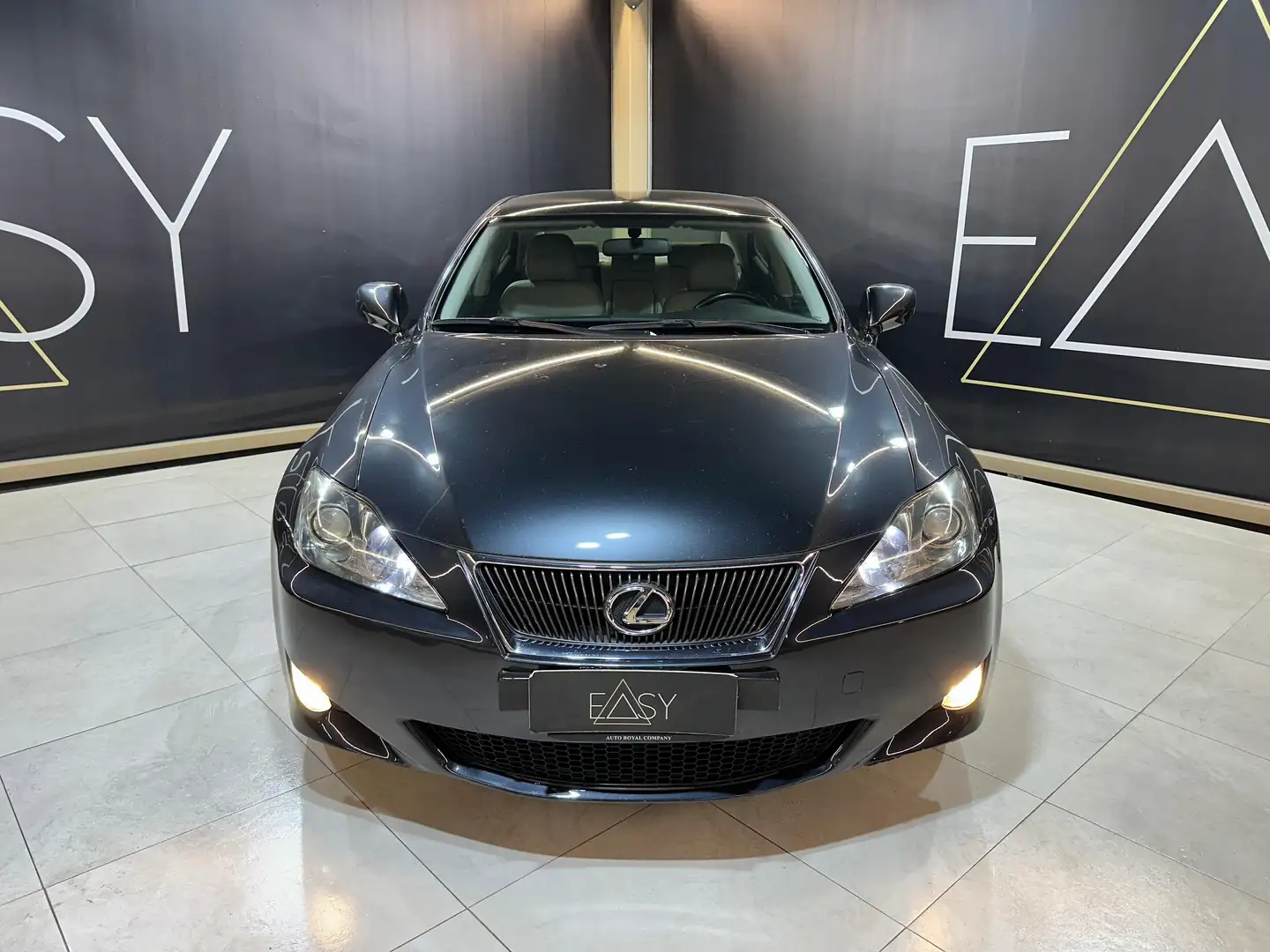Lexus IS 220d 2.2 Luxury Gris - 2