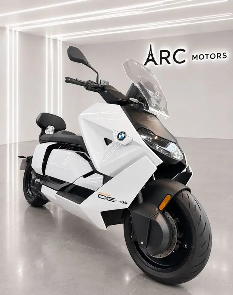 BMW CE 04