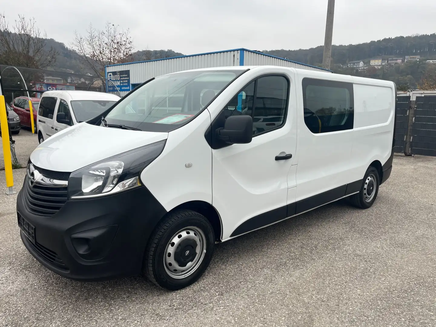 Opel Vivaro L2H1 CDTI 6-Sitzer Klima Netto: 10491.- Weiß - 2
