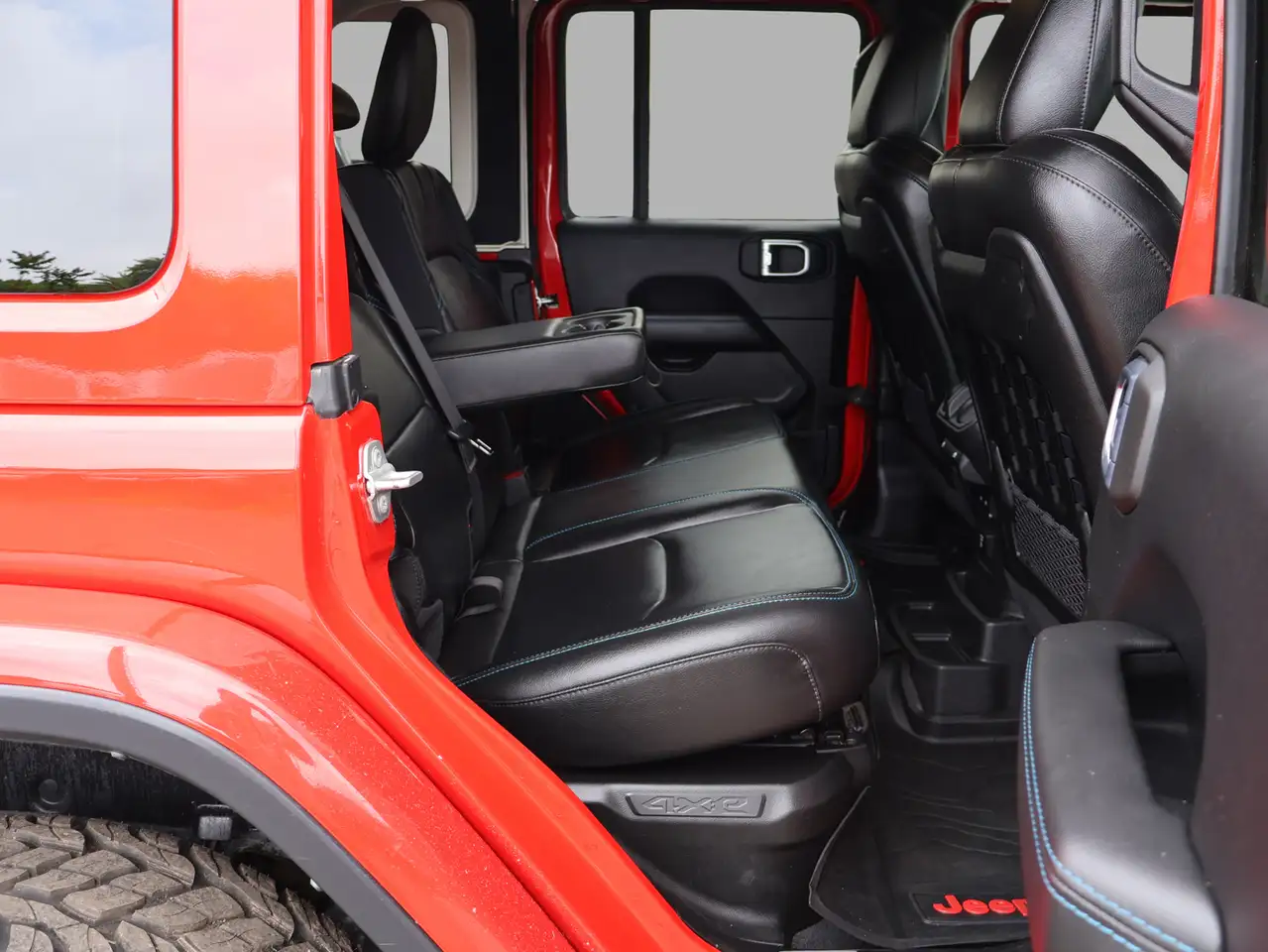 Jeep Wrangler photo Jeep Wrangler