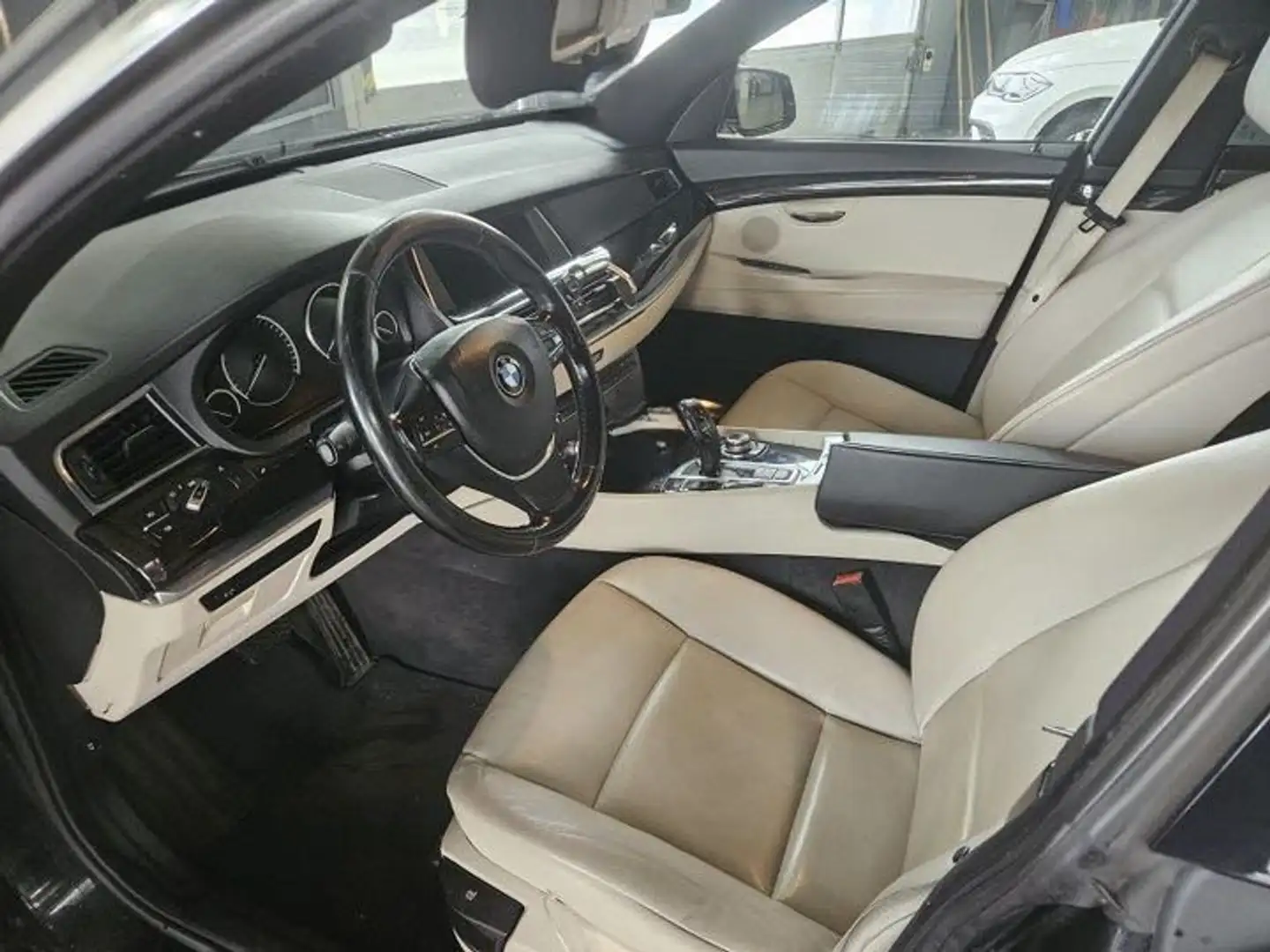 BMW 530 d Gran Turismo Österreich Paket Aut. Schwarz - 2