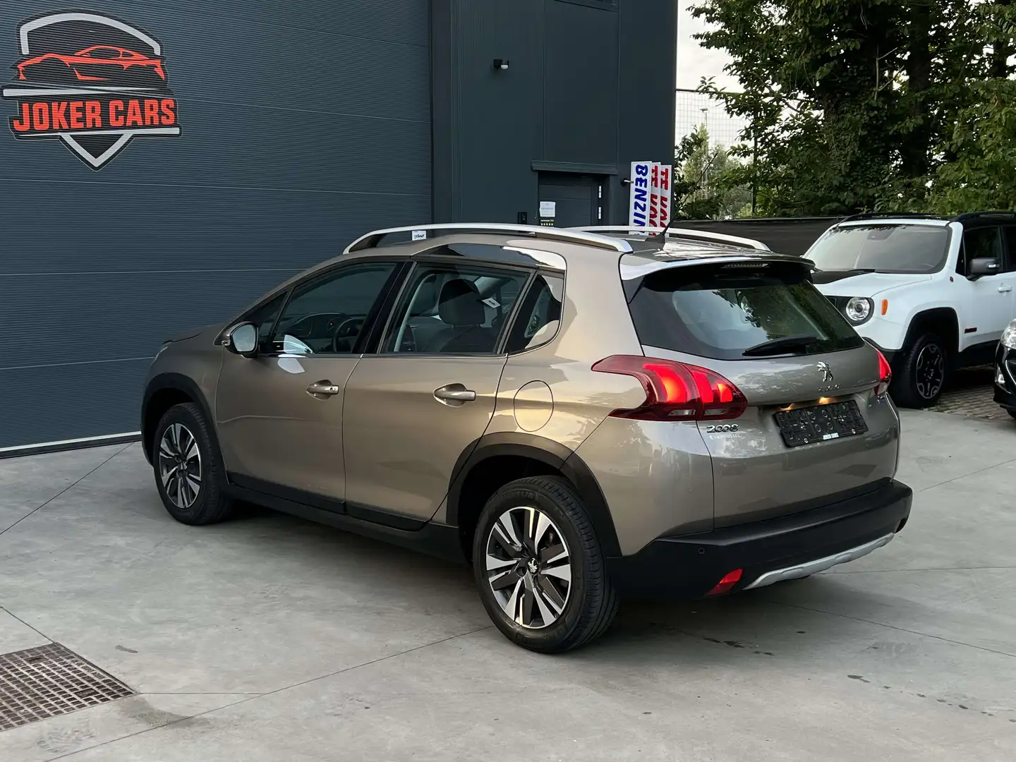 Peugeot 2008 PureTech 110 Stop\u0026Start EAT6 Allure Gris - 2