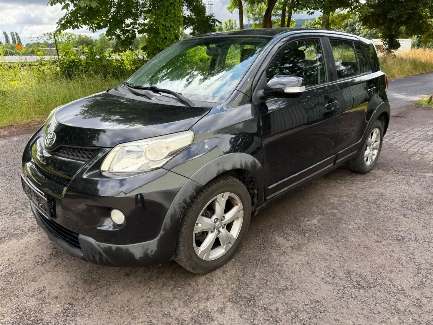 Toyota Urban Cruiser 1,4-l-D-4D 4x4 Trek Klima/LM/ZV... Schwarz - 1