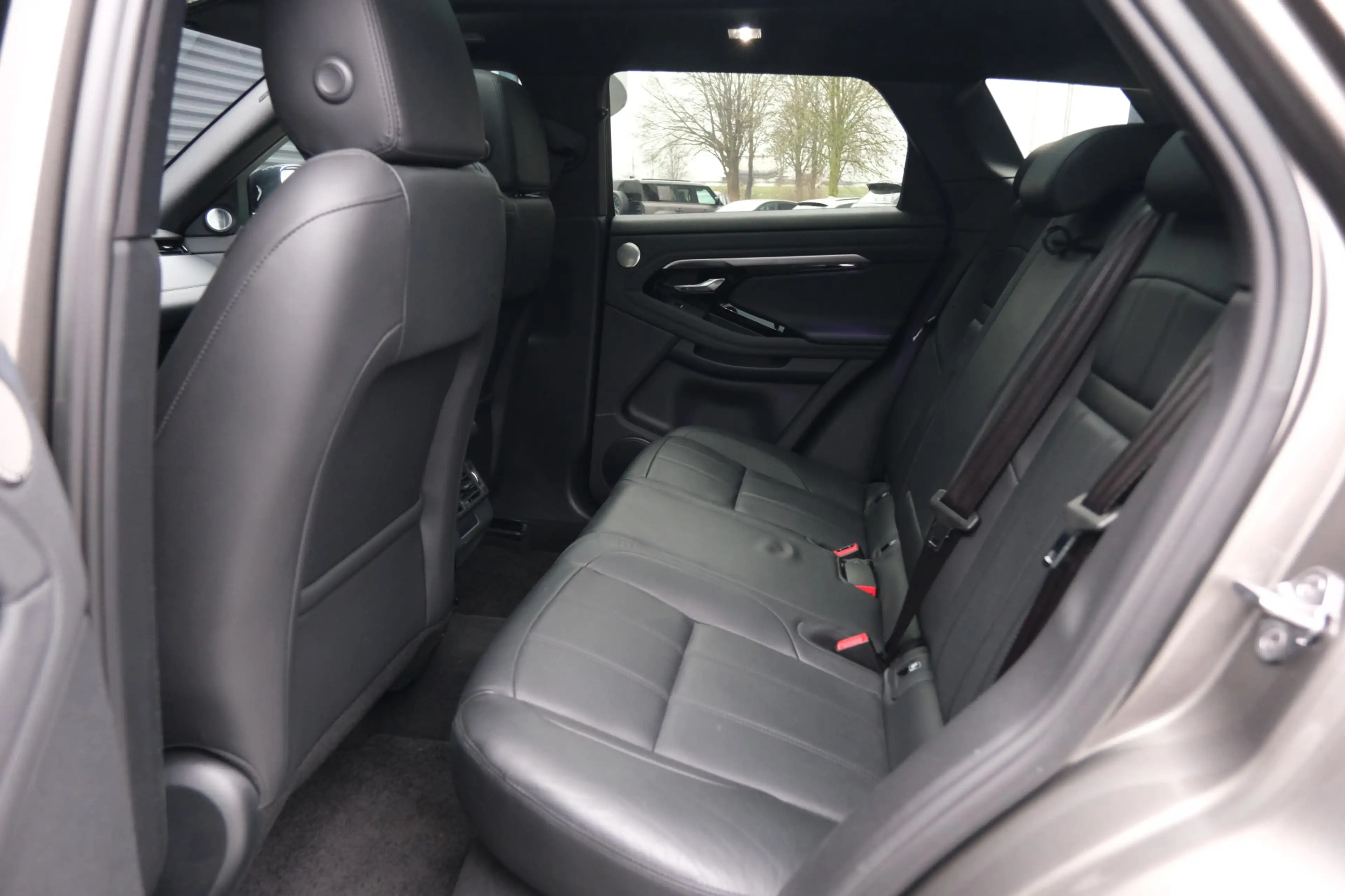 Land Rover Range Rover Evoque P300e R-Dynamic SE | Schuifkanteldak | Black Pack — photo 5