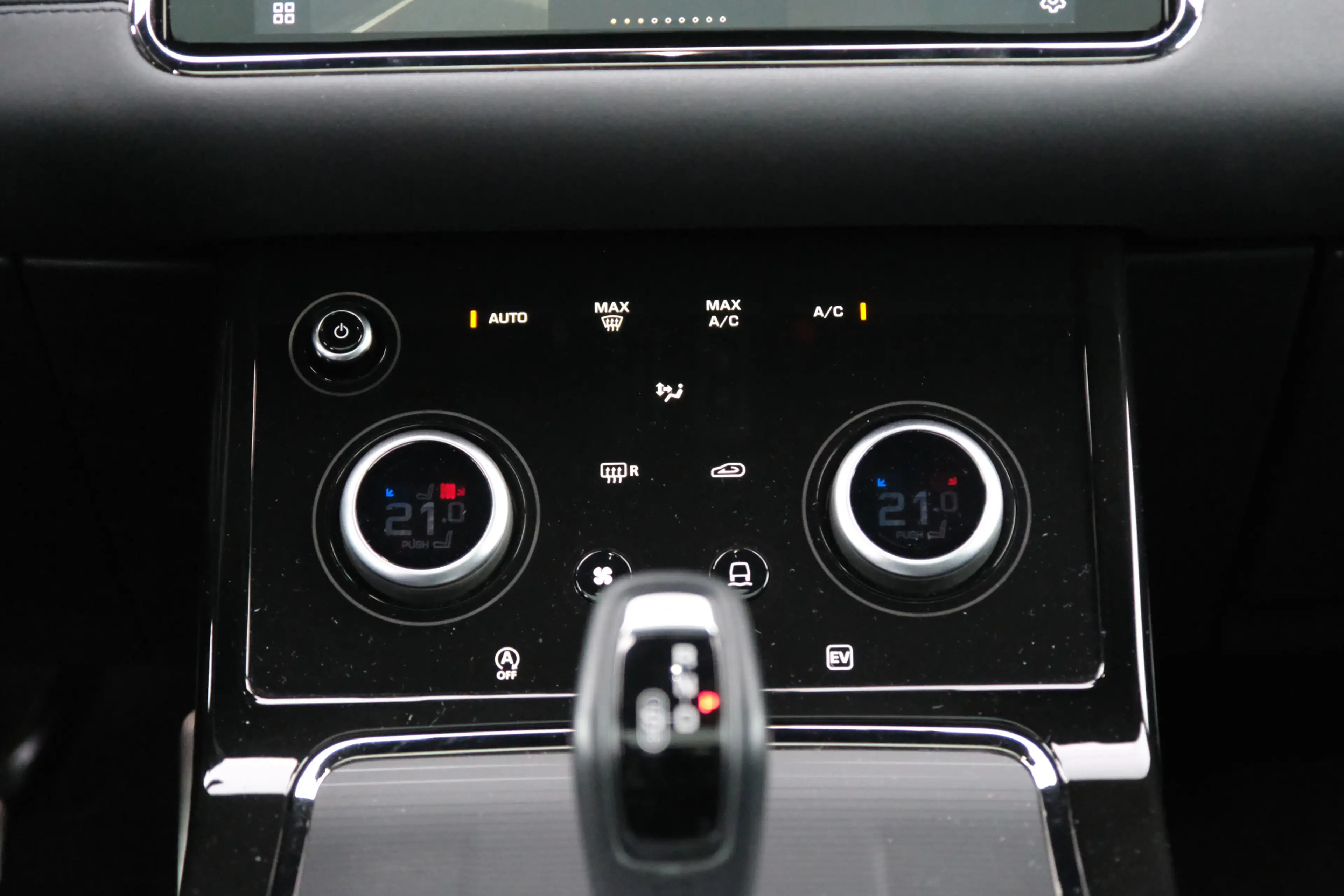 Land Rover Range Rover Evoque P300e R-Dynamic SE | Schuifkanteldak | Black Pack — photo 32