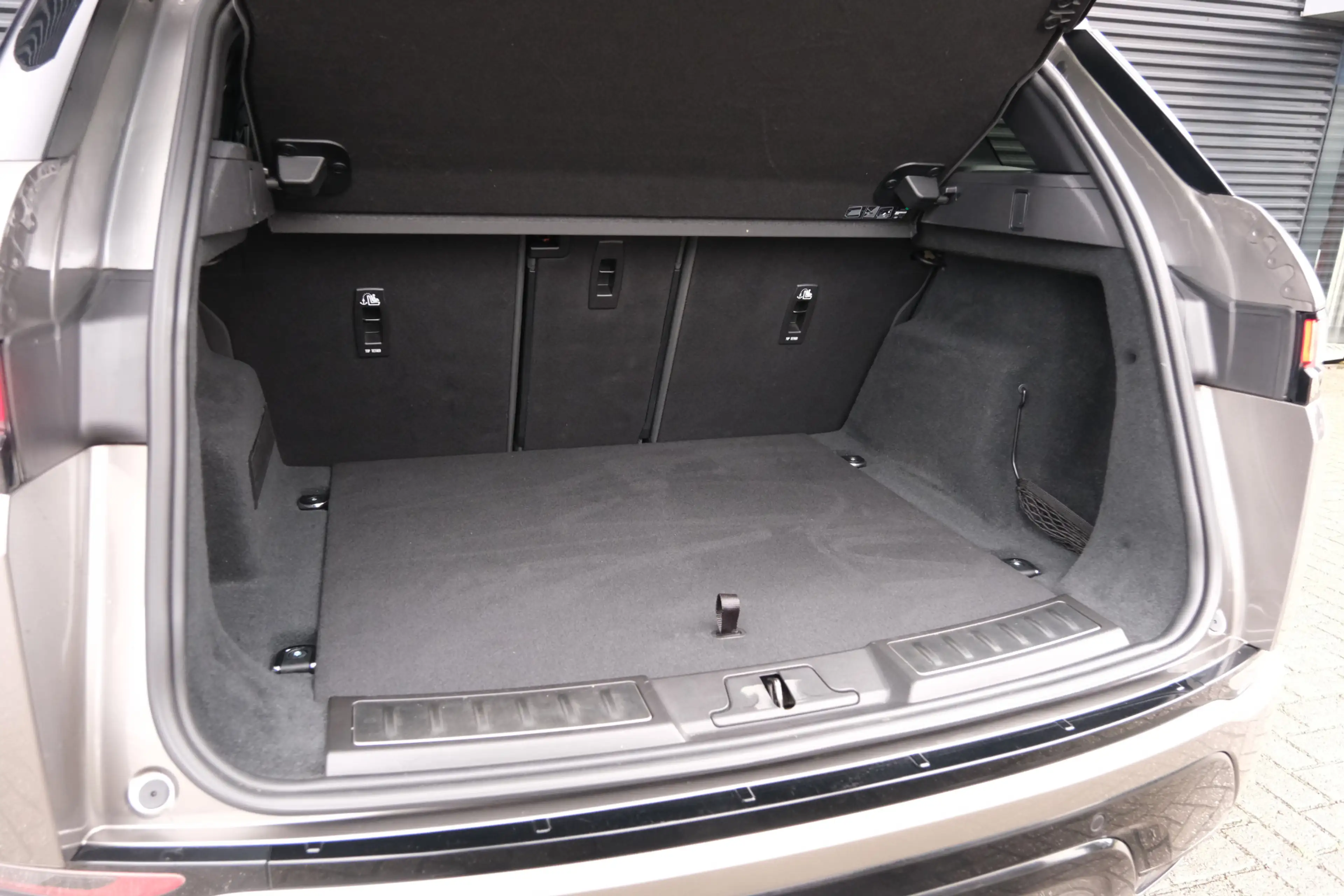 Land Rover Range Rover Evoque P300e R-Dynamic SE | Schuifkanteldak | Black Pack — photo 18