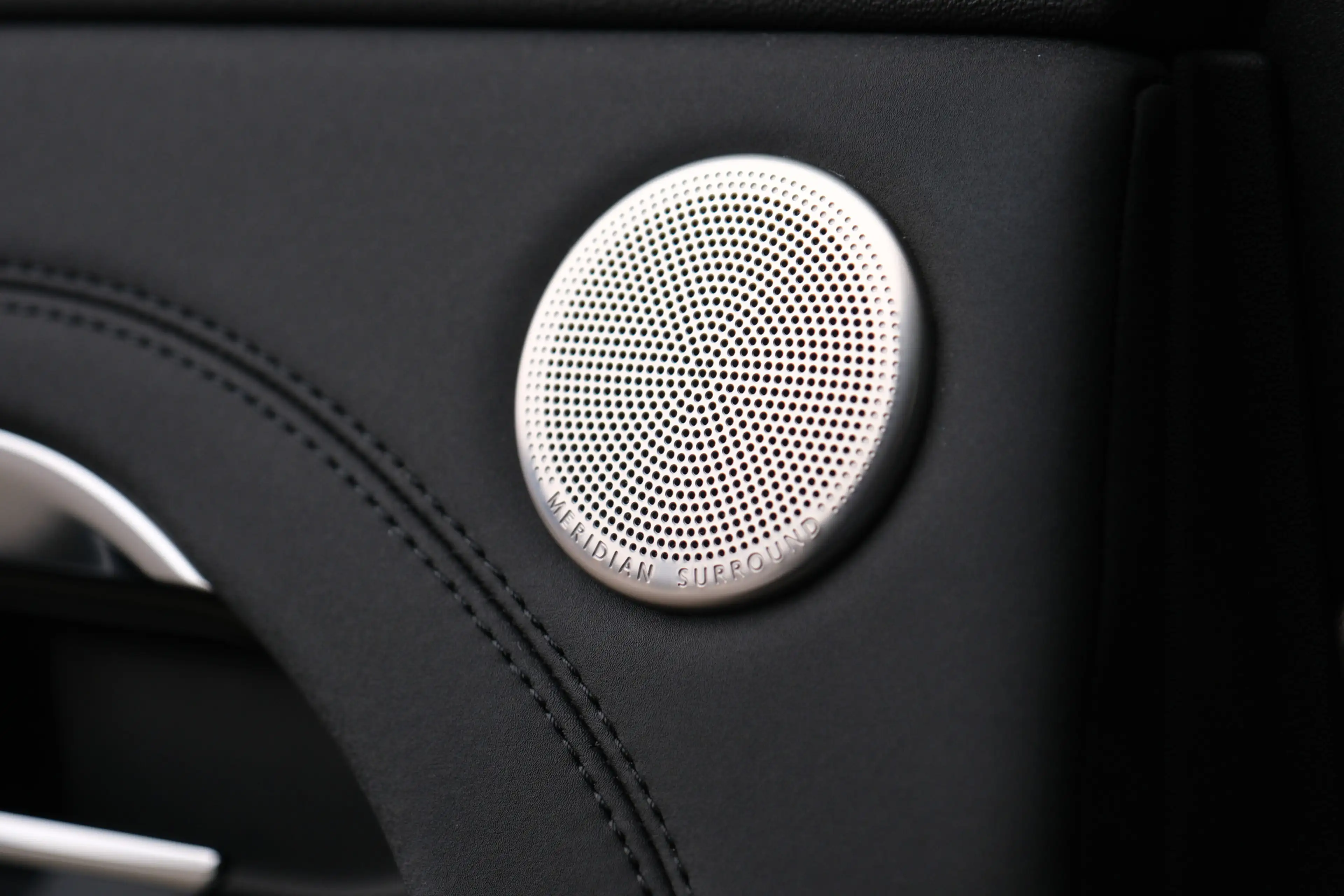 Land Rover Range Rover Evoque P300e R-Dynamic SE | Schuifkanteldak | Black Pack — photo 34