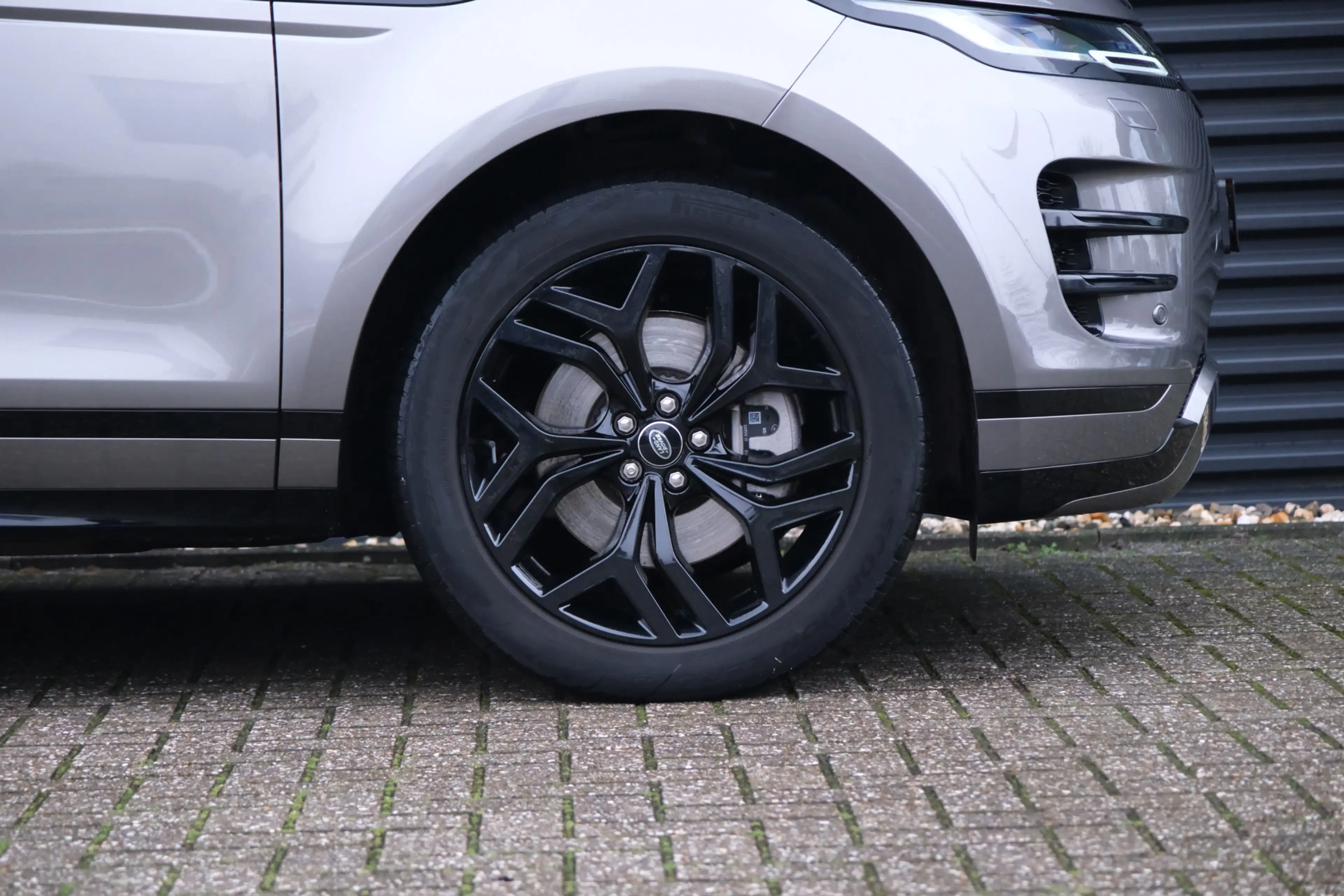 Land Rover Range Rover Evoque P300e R-Dynamic SE | Schuifkanteldak | Black Pack — photo 12