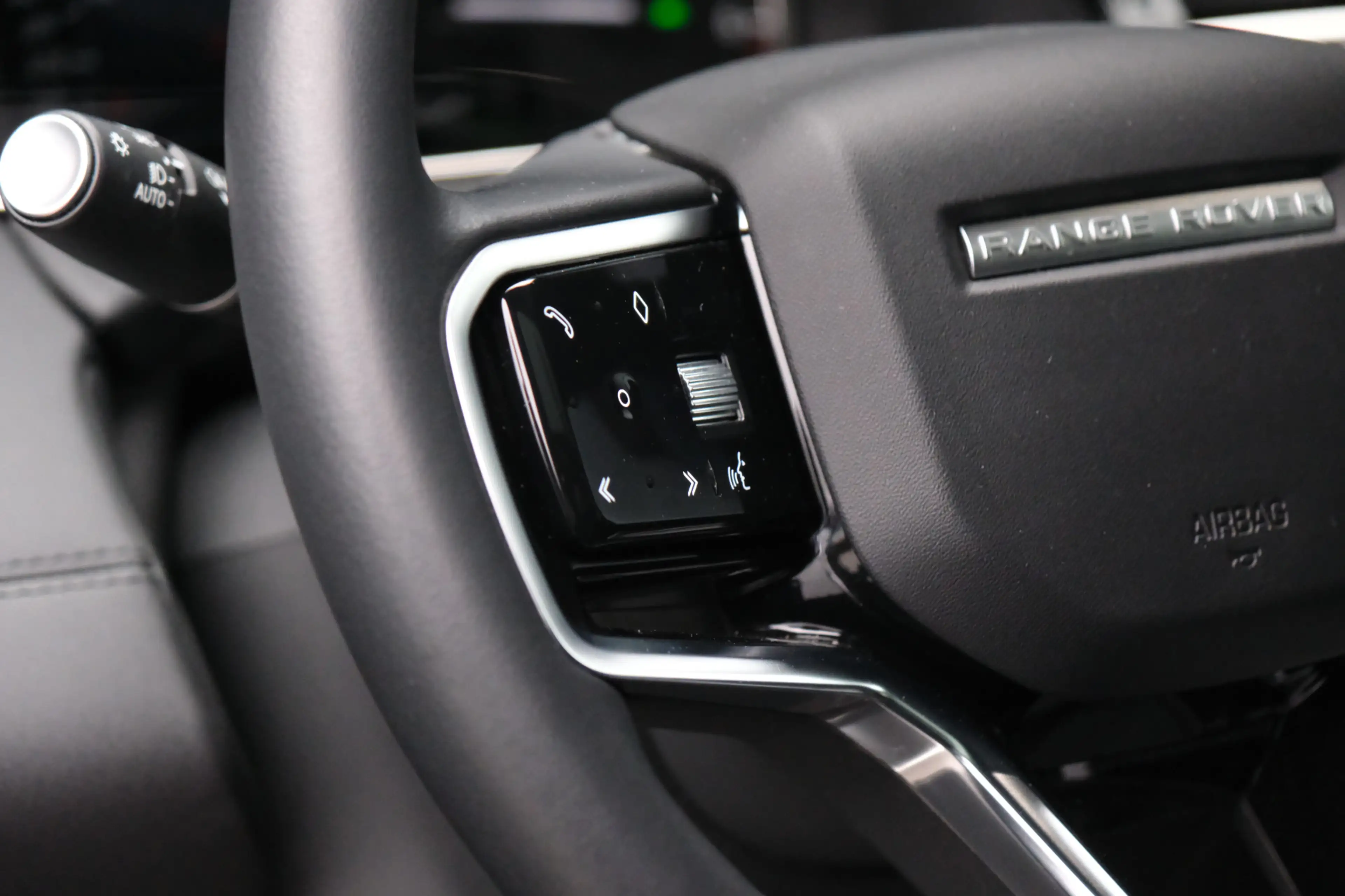 Land Rover Range Rover Evoque P300e R-Dynamic SE | Schuifkanteldak | Black Pack — photo 27