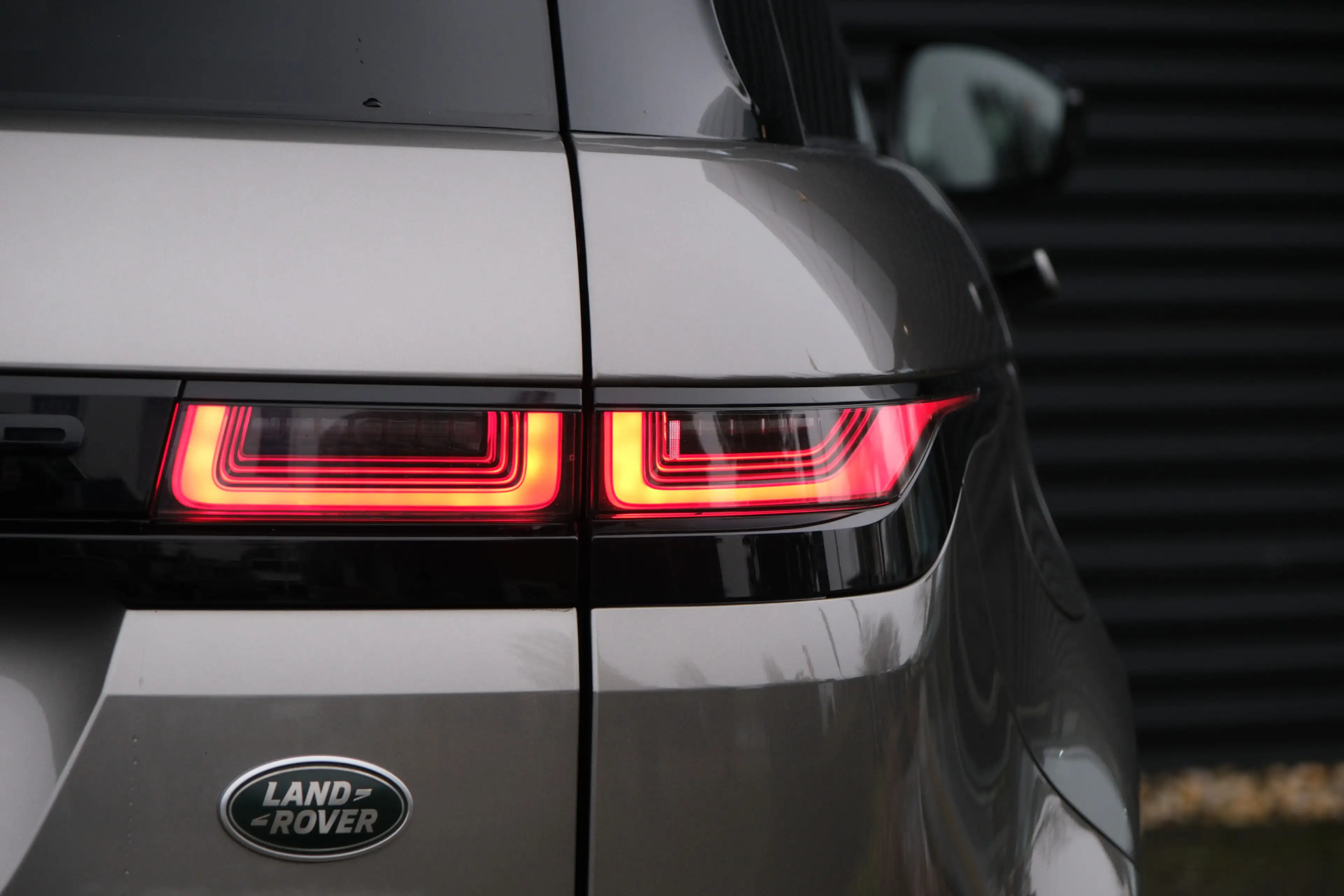 Land Rover Range Rover Evoque P300e R-Dynamic SE | Schuifkanteldak | Black Pack — photo 14