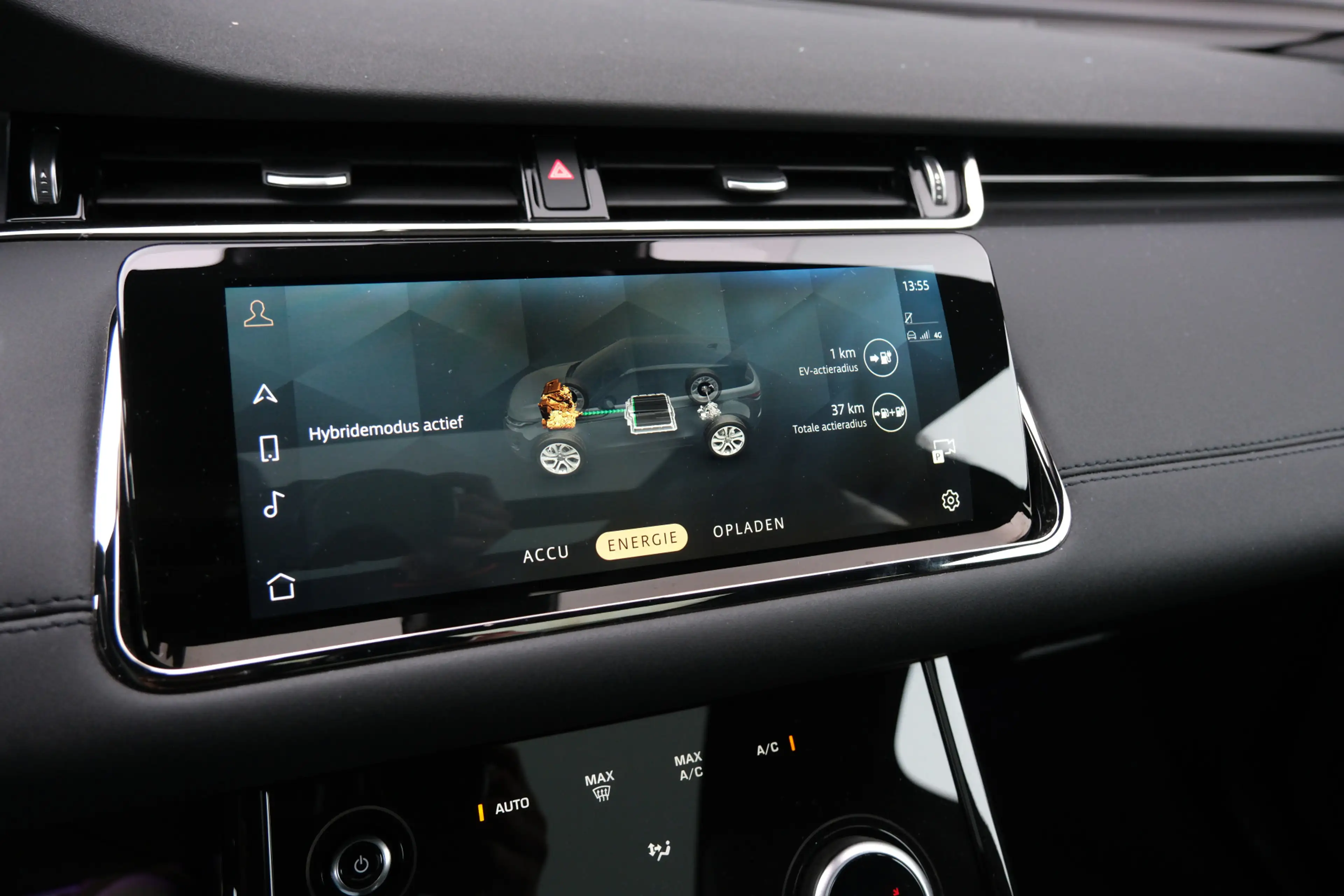 Land Rover Range Rover Evoque P300e R-Dynamic SE | Schuifkanteldak | Black Pack — photo 39
