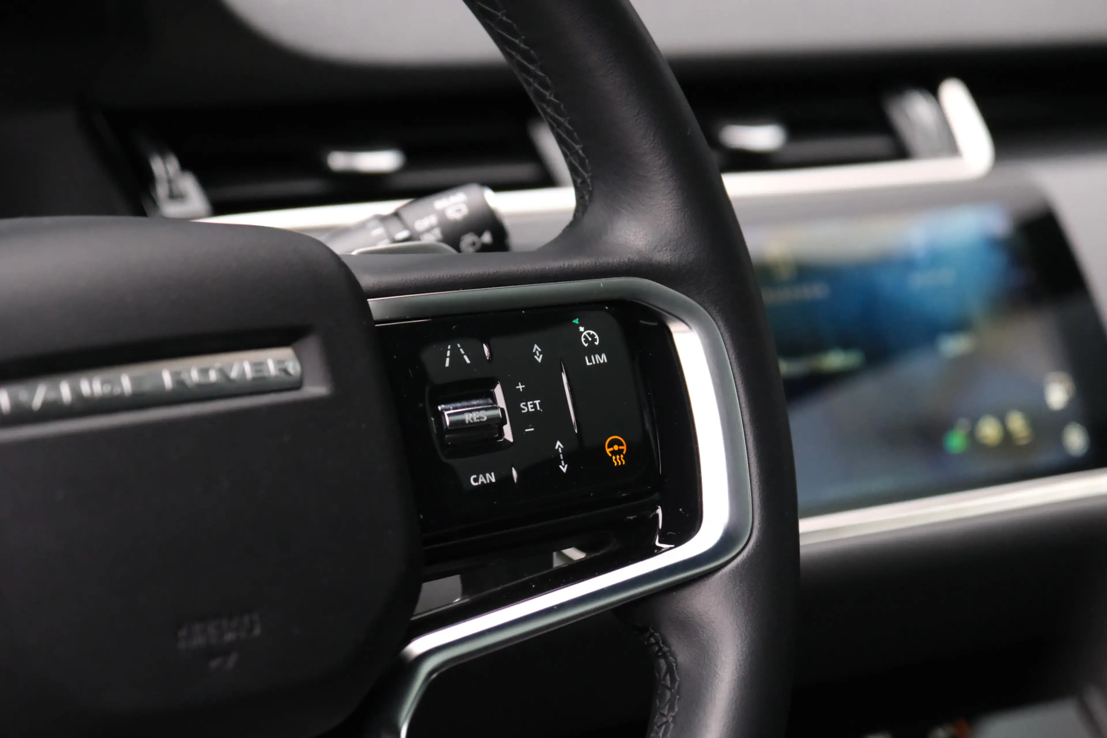 Land Rover Range Rover Evoque P300e R-Dynamic SE | Schuifkanteldak | Black Pack — photo 26