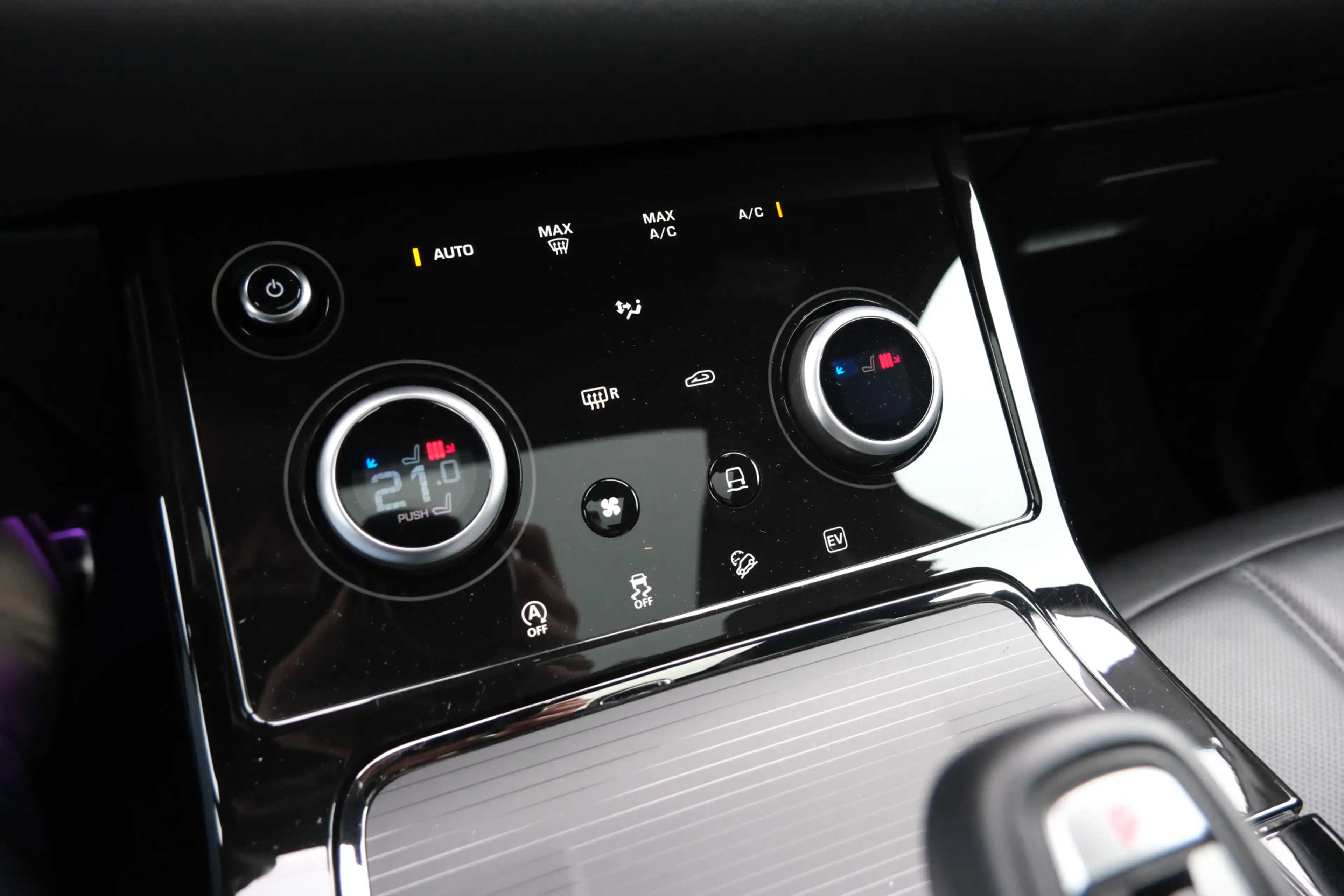 Land Rover Range Rover Evoque P300e R-Dynamic SE | Schuifkanteldak | Black Pack — photo 42