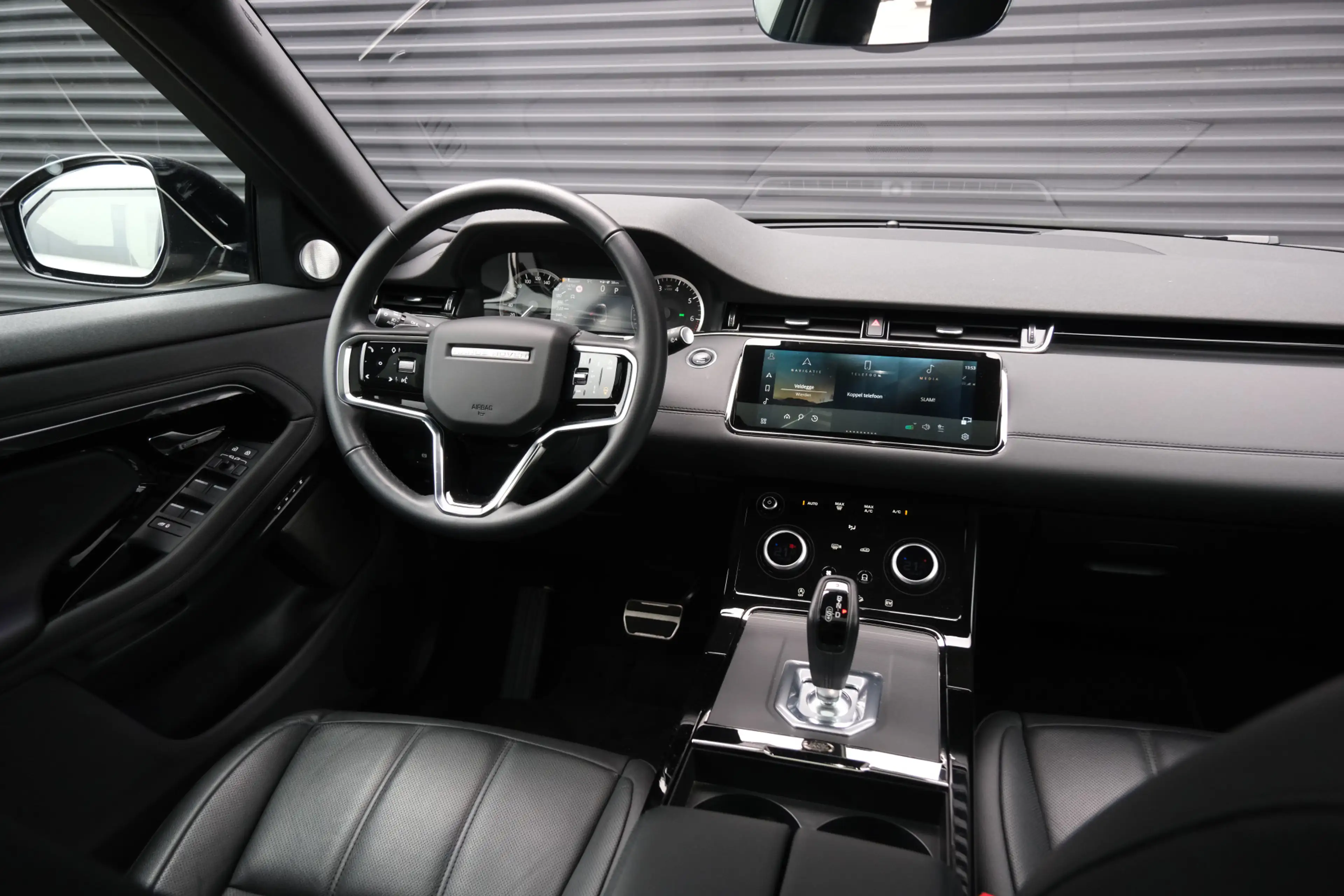 Land Rover Range Rover Evoque P300e R-Dynamic SE | Schuifkanteldak | Black Pack — photo 3