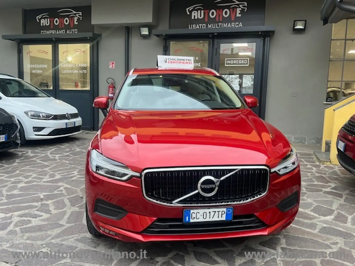 Volvo XC60 B4 WWW.AUTONOVEMILANO.IT Rosso - 1