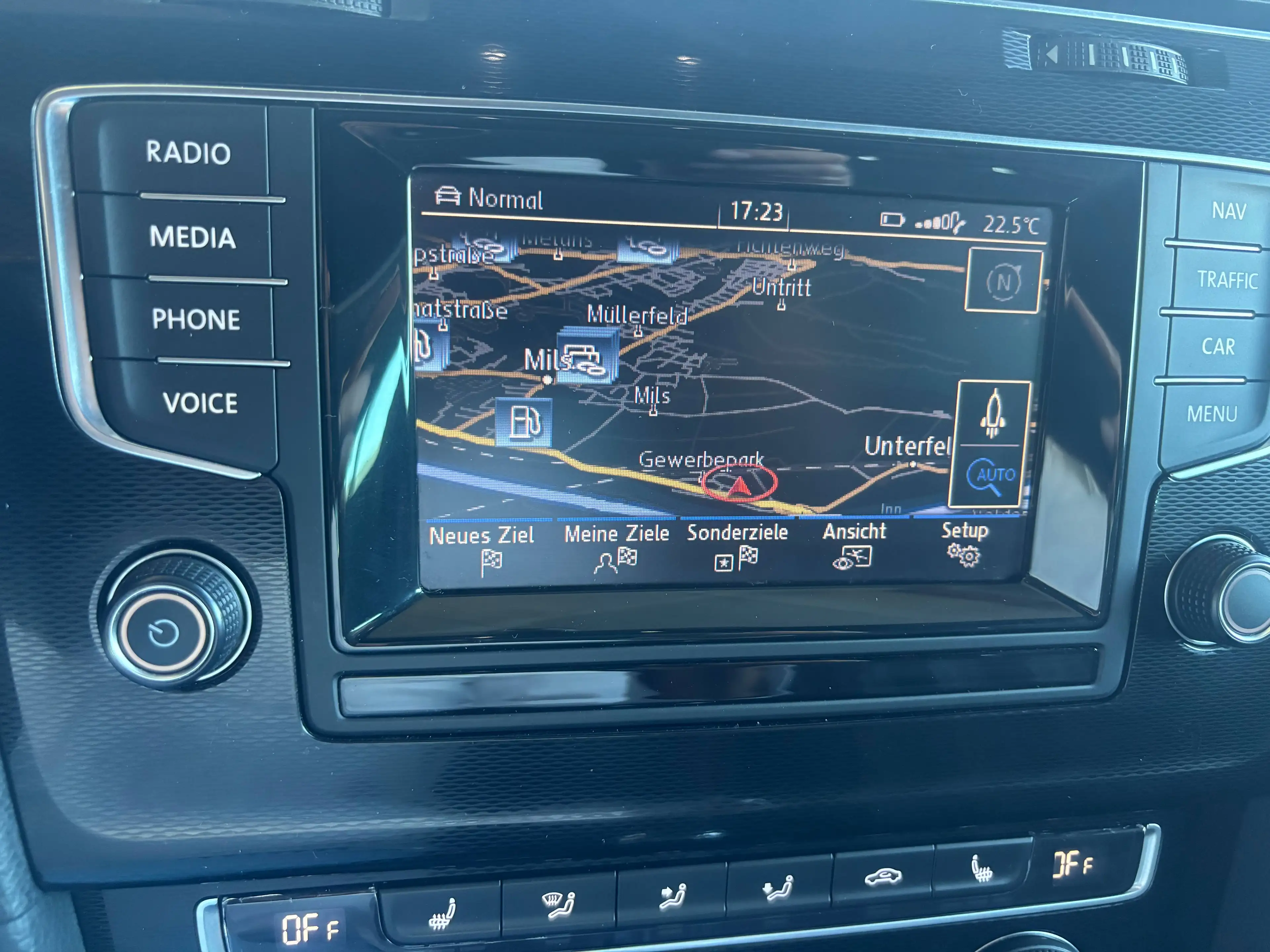 Volkswagen Golf GTD GTD BMT — photo 13