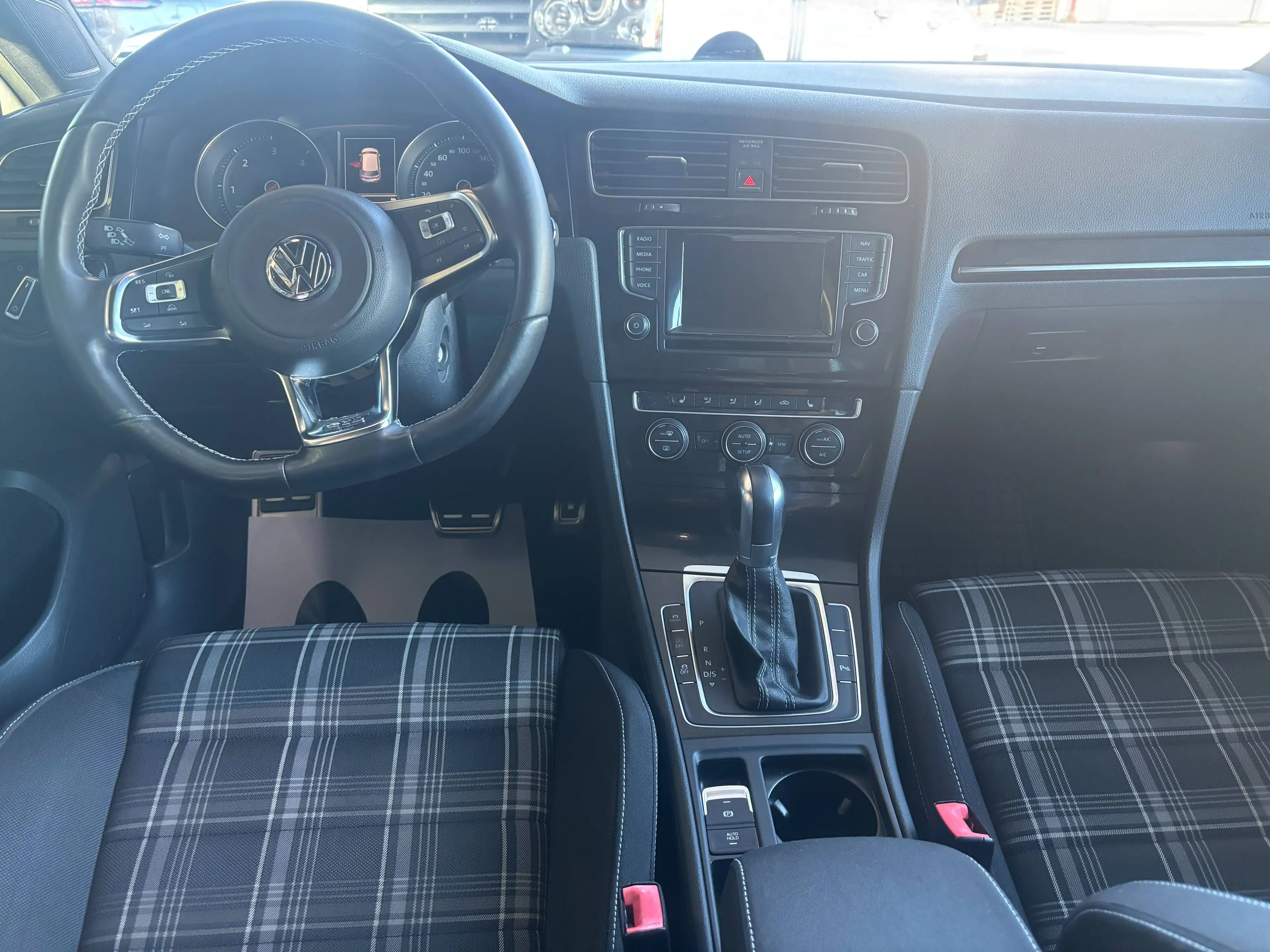 Volkswagen Golf GTD GTD BMT — photo 11