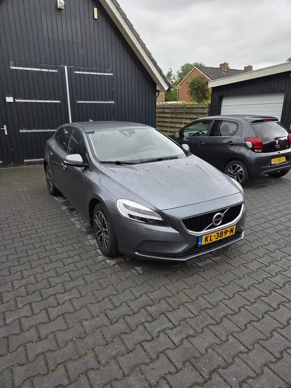 Volvo V40 2016 из Европы — купить под ключ