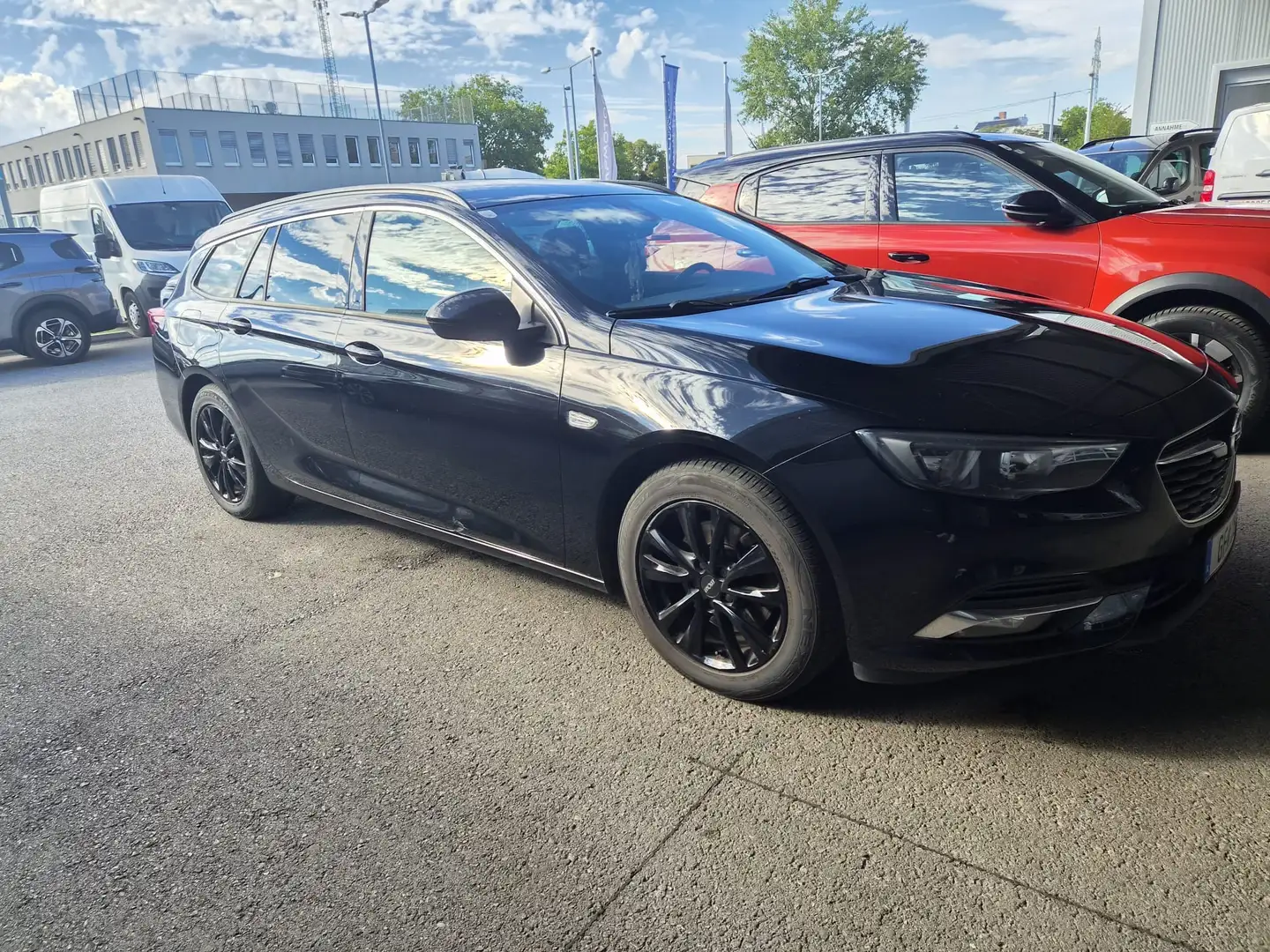 Opel Insignia ST 1,6 CDTI BlueInjection Dynamic St./St. Aut. Schwarz - 1