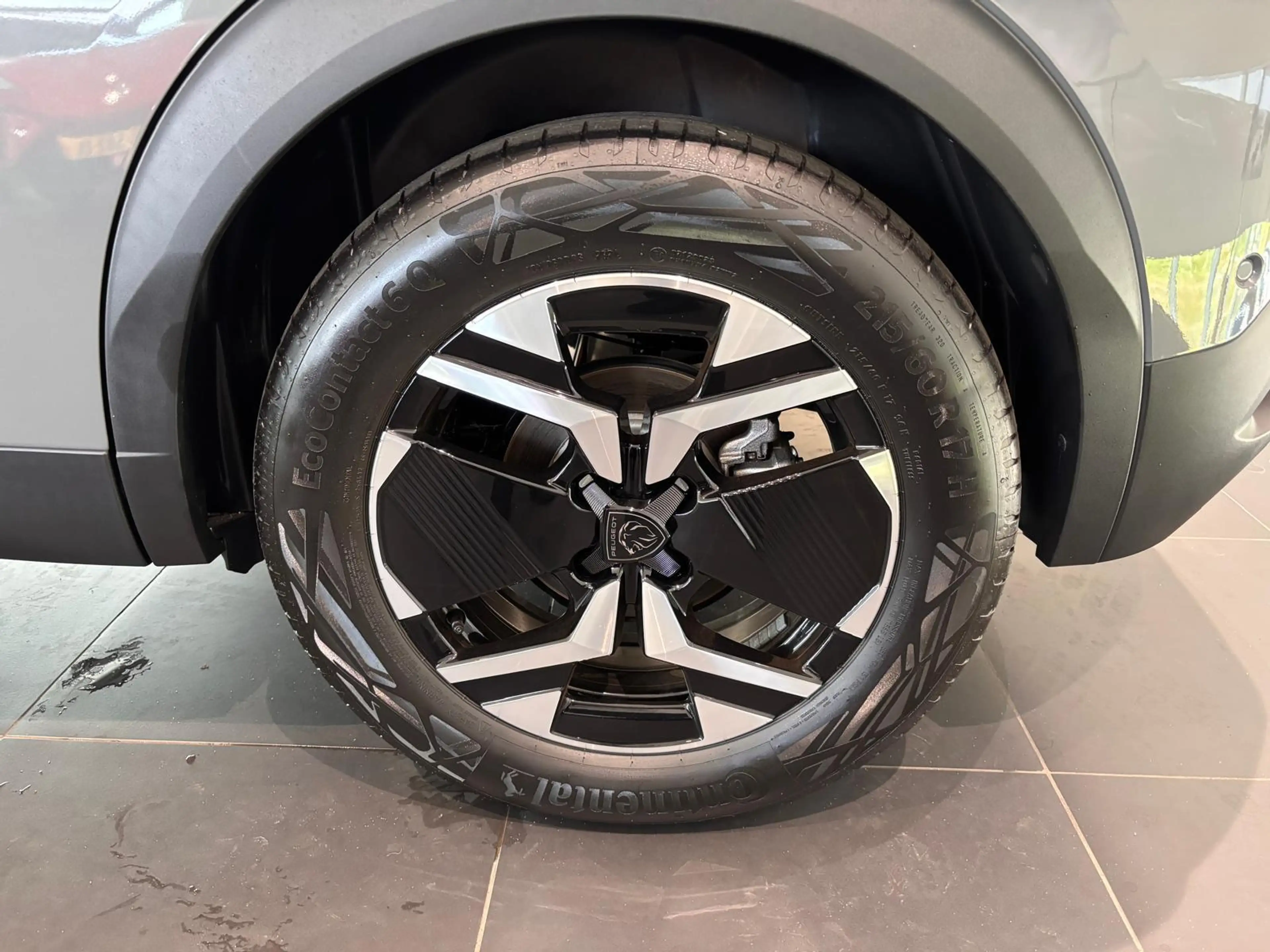 Peugeot e-2008 GT 145 DCT6 van € 43.704,- nu voor € 36.623,-! | A — photo 14