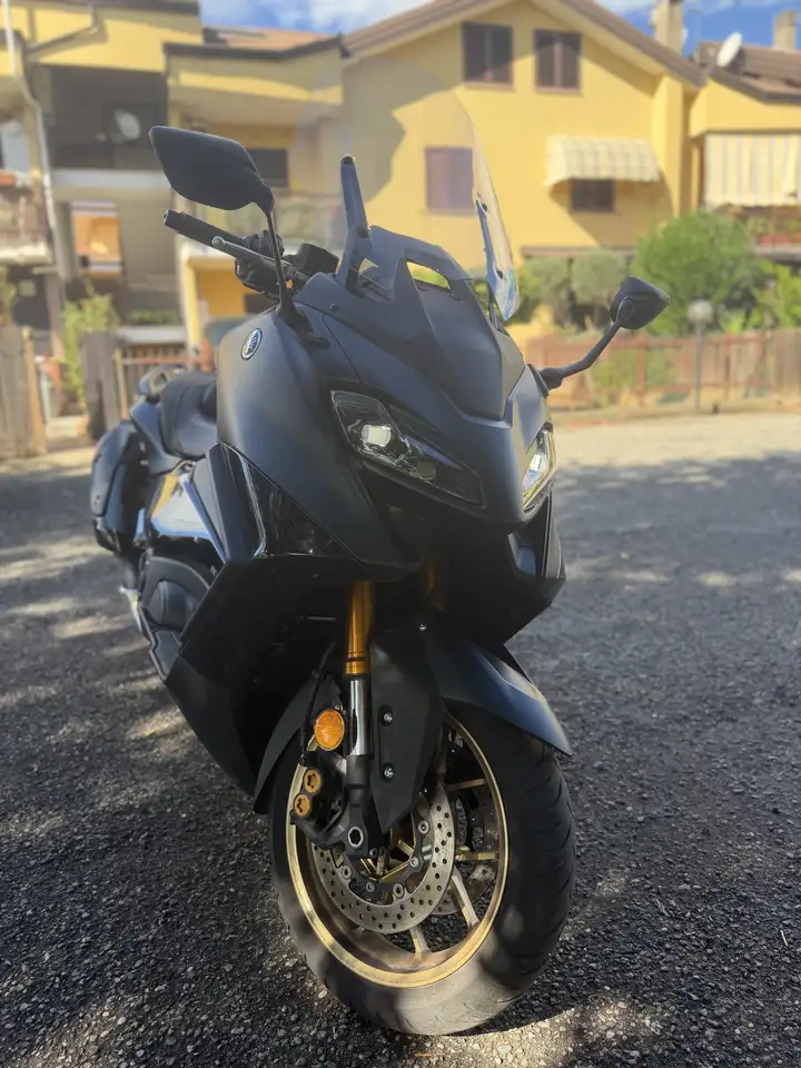 Yamaha Tmax 560