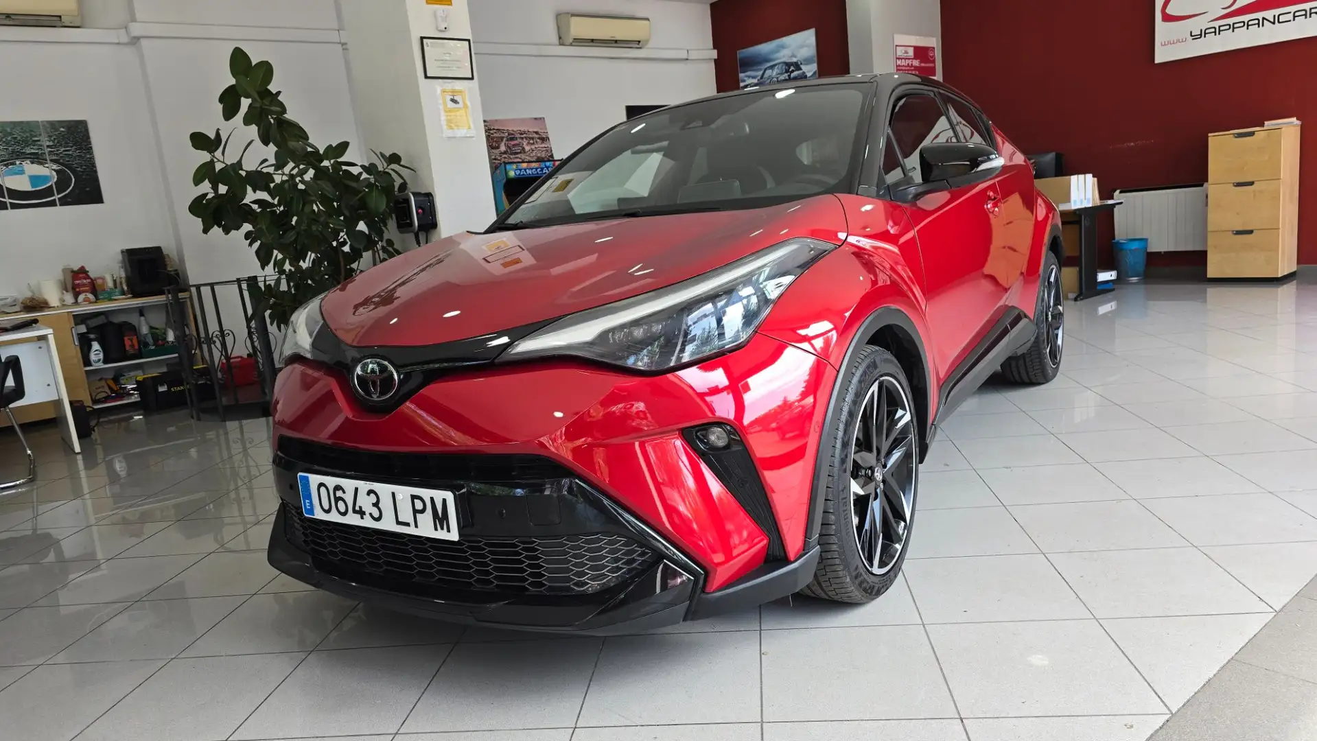 Toyota C-HR 180H GR Sport Rood - 2