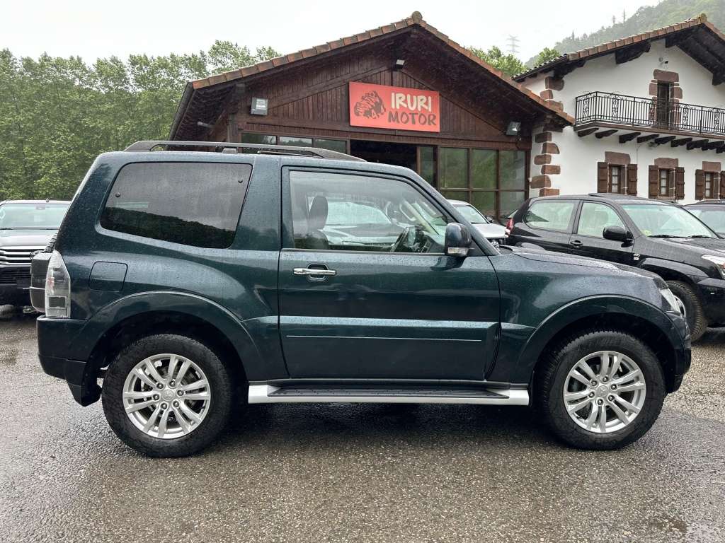 Mitsubishi Montero 3.2DI-D Kaiteki 5AT 190 - foto 1
