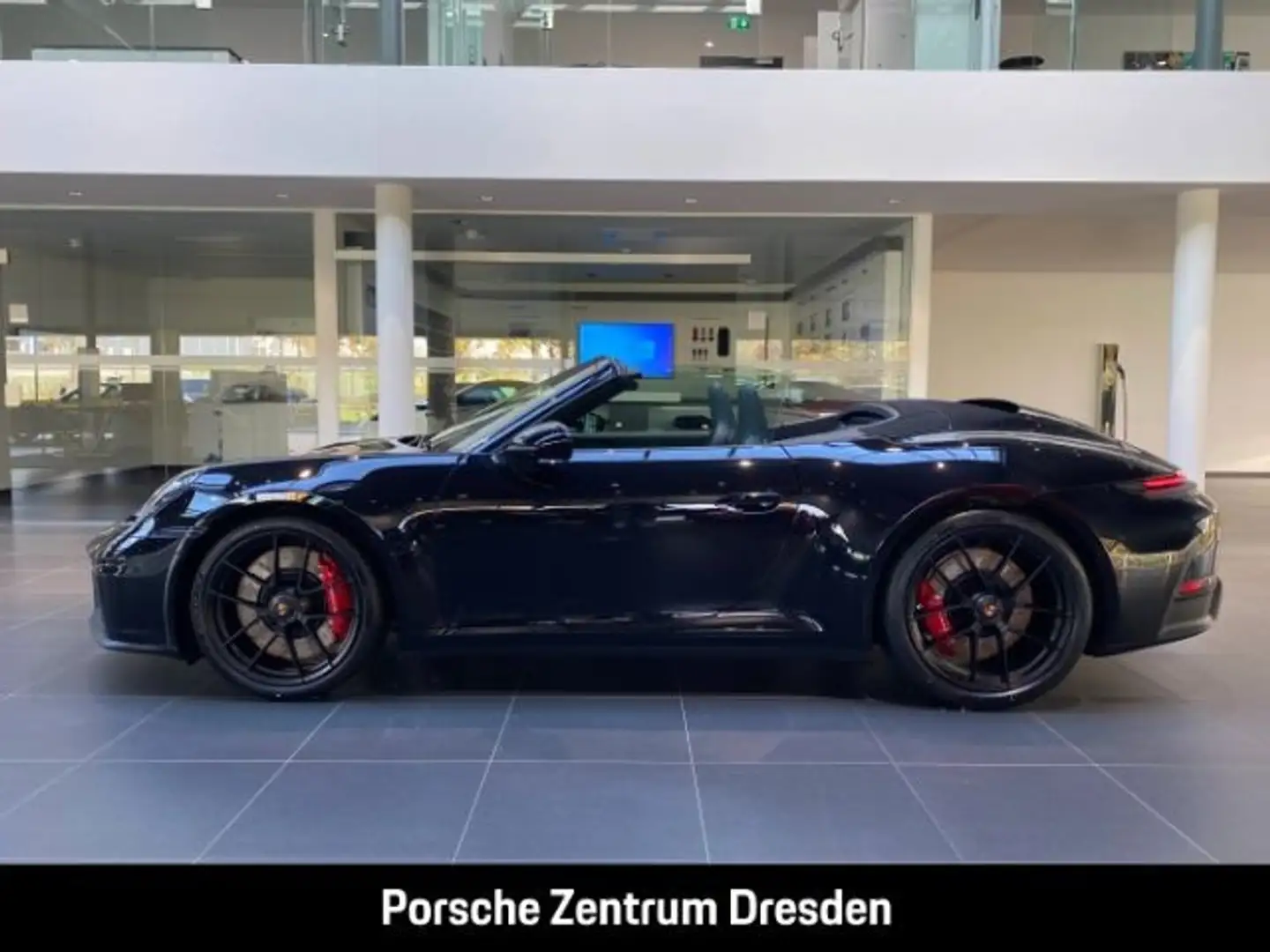 Porsche 992 -2 (911) Carrera GTS Cabriolet Schwarz - 2