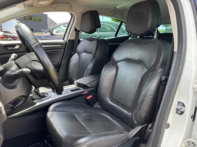 Renault Megane view 12