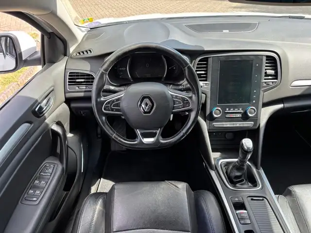 Renault Megane view 11