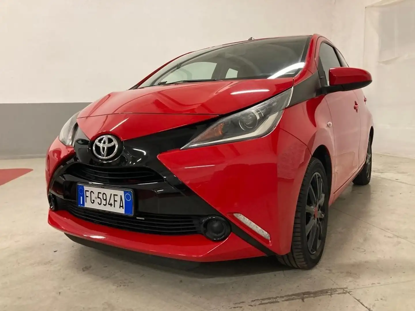 Toyota Aygo 5p 1.0 x-play my15 Rouge - 2