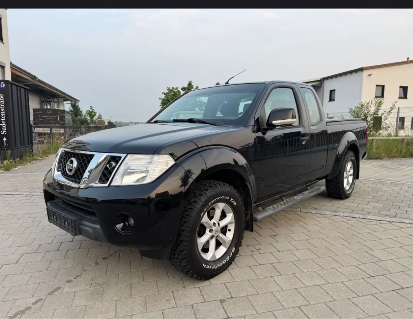 Nissan Navara 2.5 dci king cab XE Platinum Restyling 190Cv Nero - 1