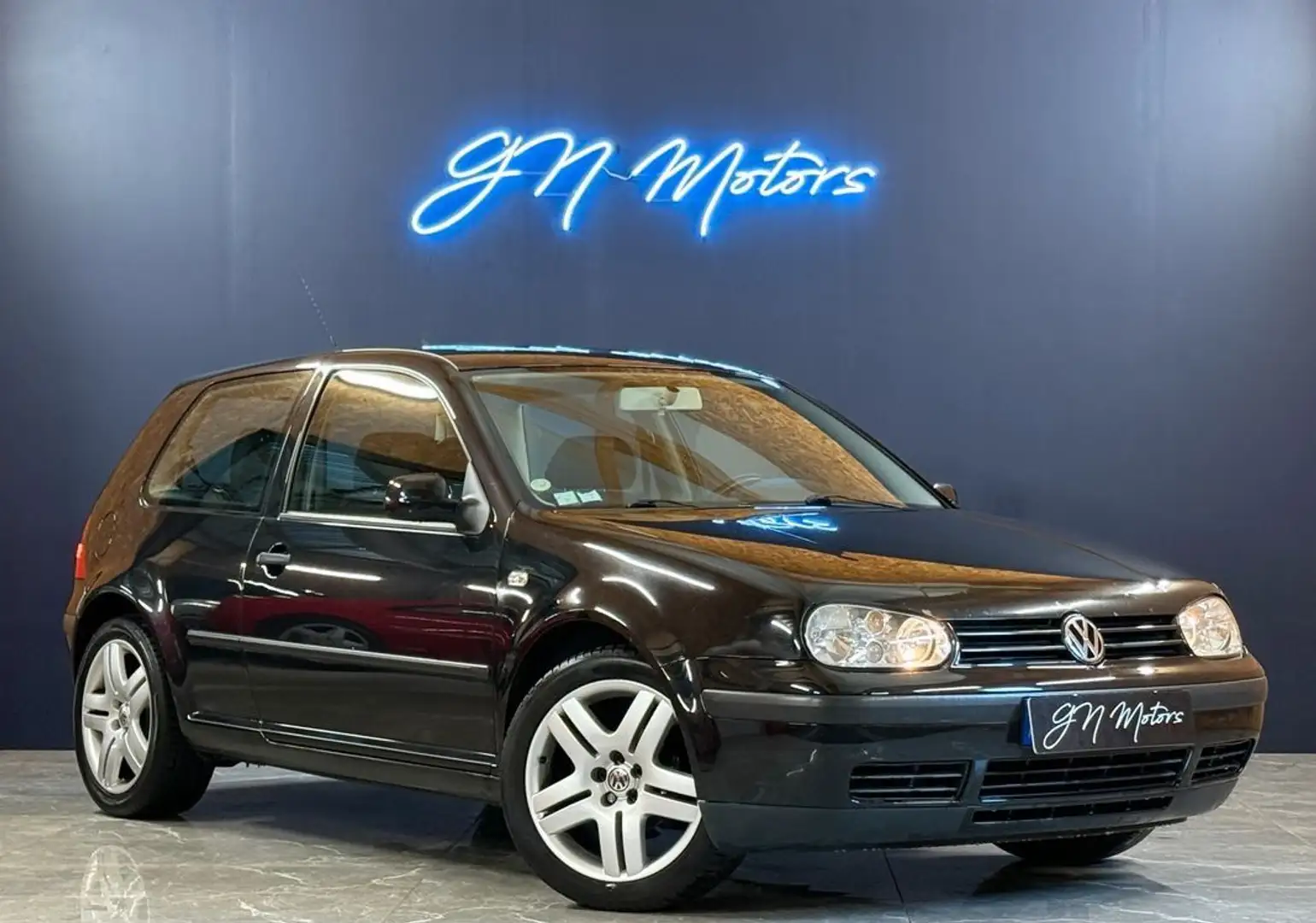 Volkswagen Golf 4 1.6 sport 3p faible kilometrage Noir - 1