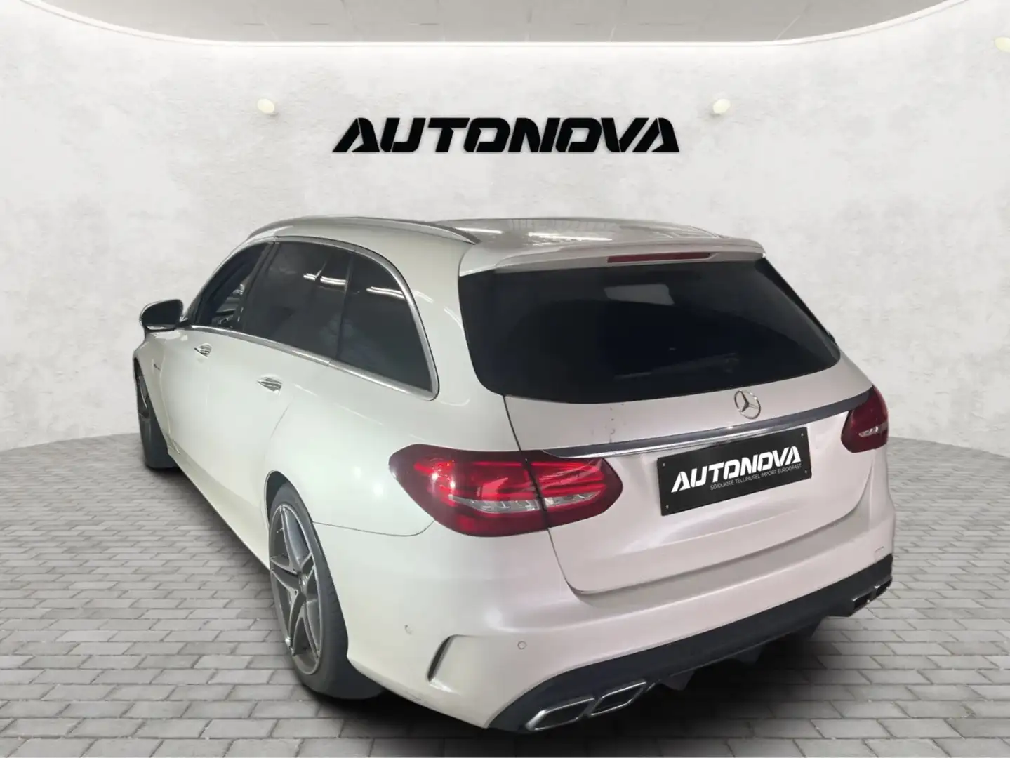 Mercedes-Benz C63 AMG T / DESIGNO / PANO / LED /BURMESTER /SHZ Blanc - 2