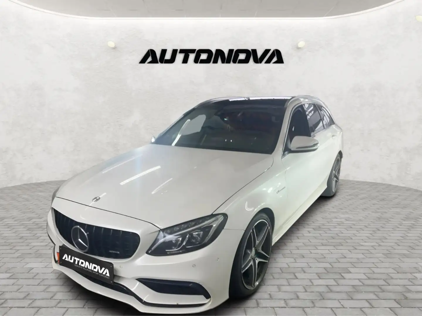 Mercedes-Benz C63 AMG T / DESIGNO / PANO / LED /BURMESTER /SHZ Blanc - 1