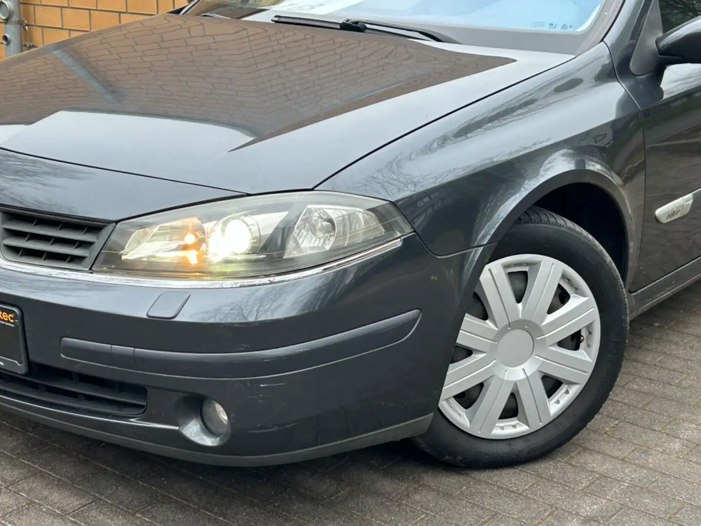 Renault Laguna II Initiale/AUTOMATIK/LEDER/SHZ/XENON/TÜV Grey - 2