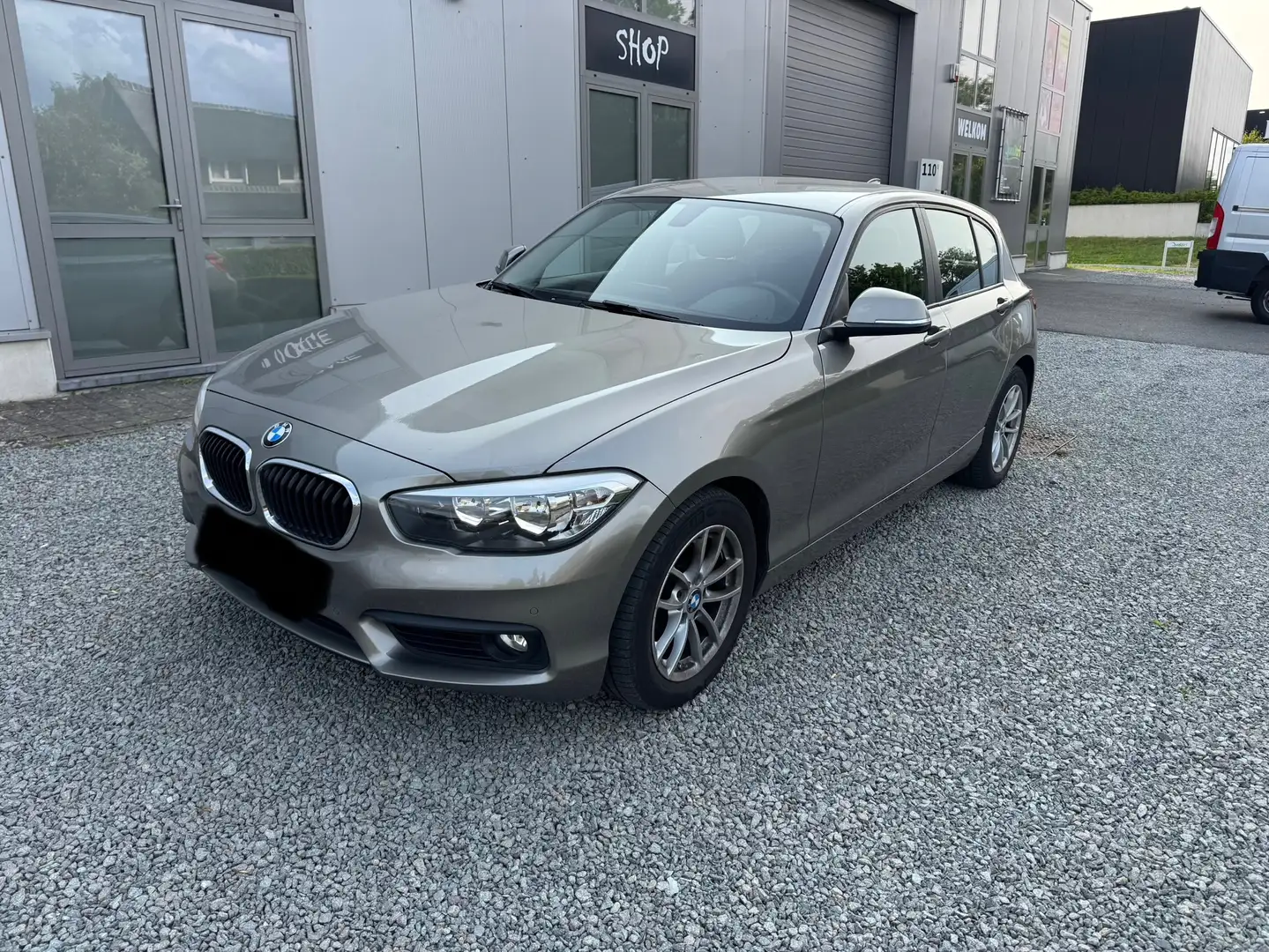 BMW 120 iA Sport Line, 12/2016, 73.000kms Gris - 1