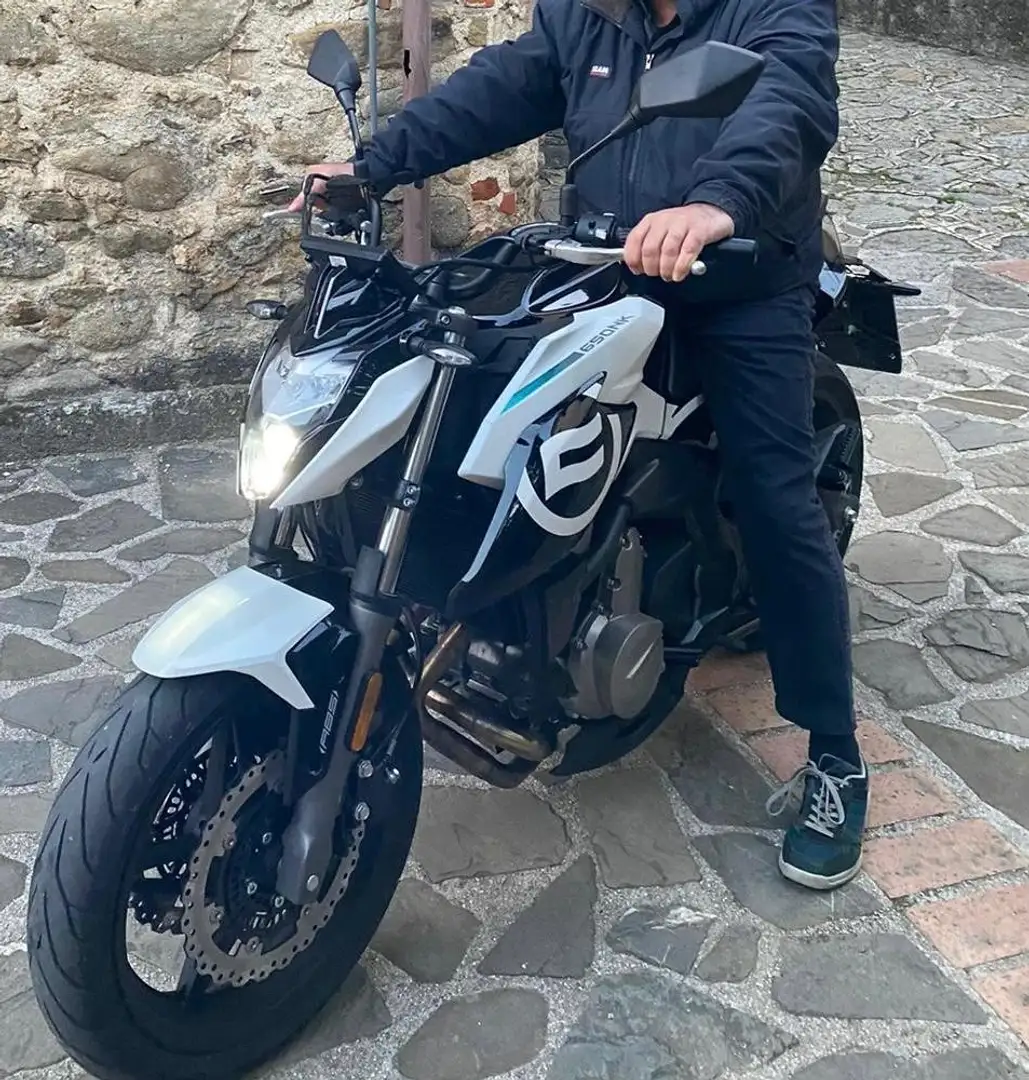 CFMOTO 650 NK naked Blanco - 2