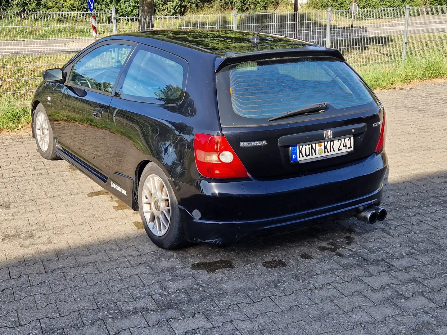 Honda Civic Civic 1.6i ES Schwarz - 1
