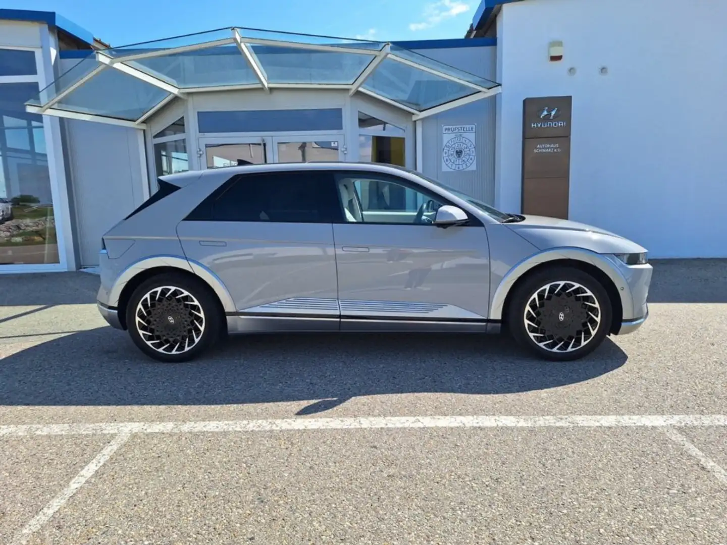 Hyundai IONIQ 5 Top Line Long Range AWD i5et3-O1/2/3/4 Grijs - 2
