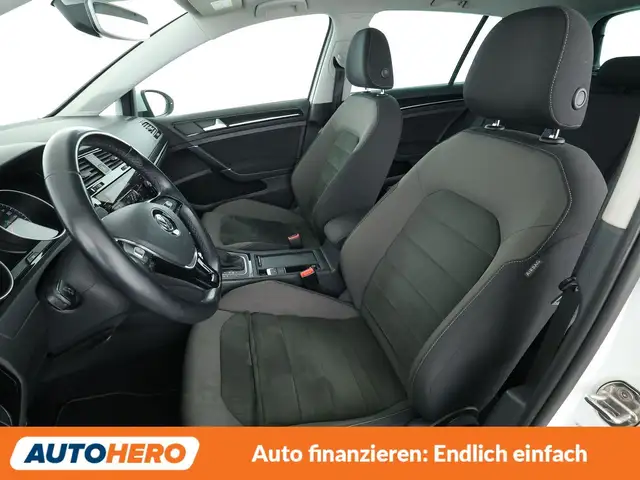 Volkswagen Golf view 10